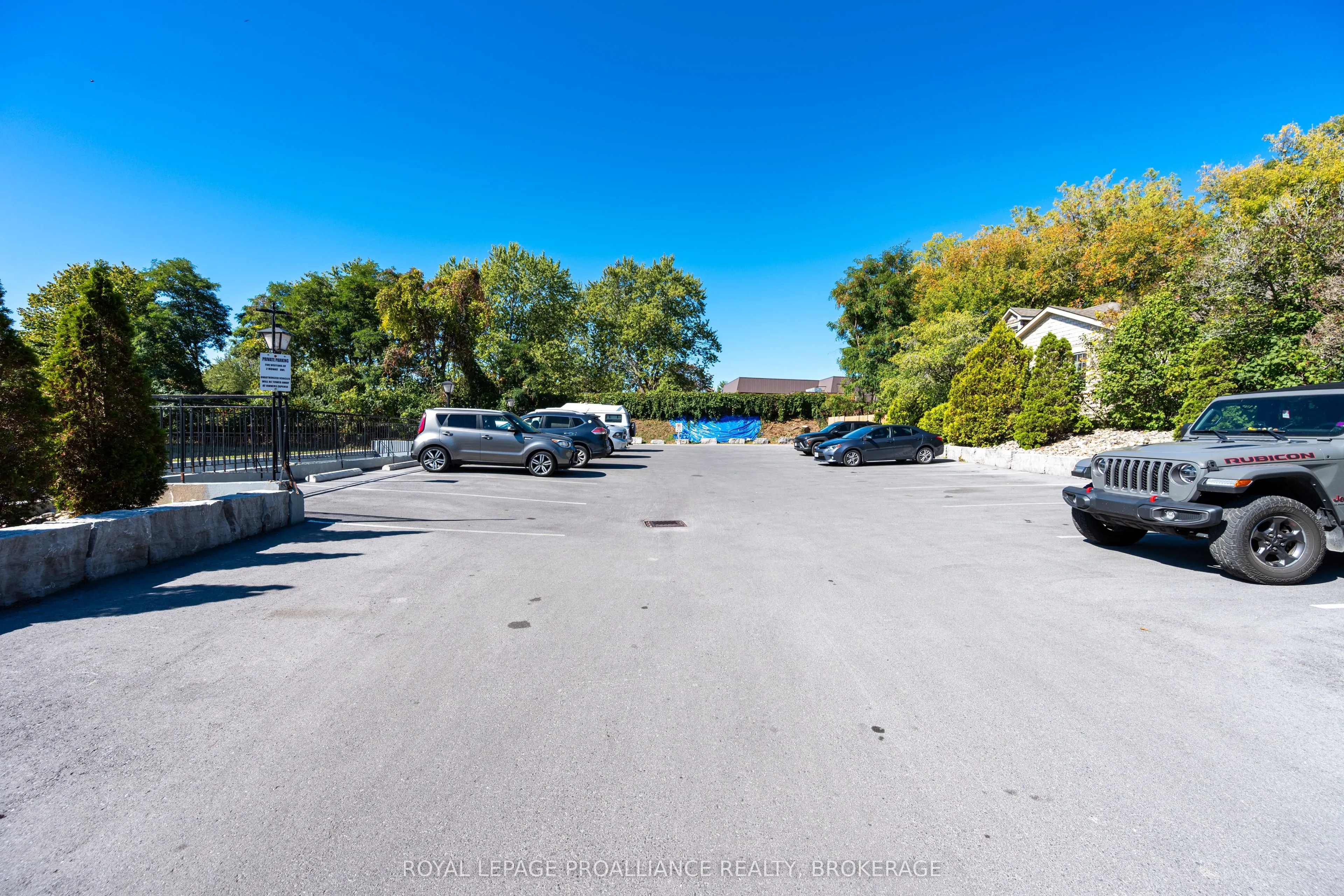 2 Mowat Avenue, #501