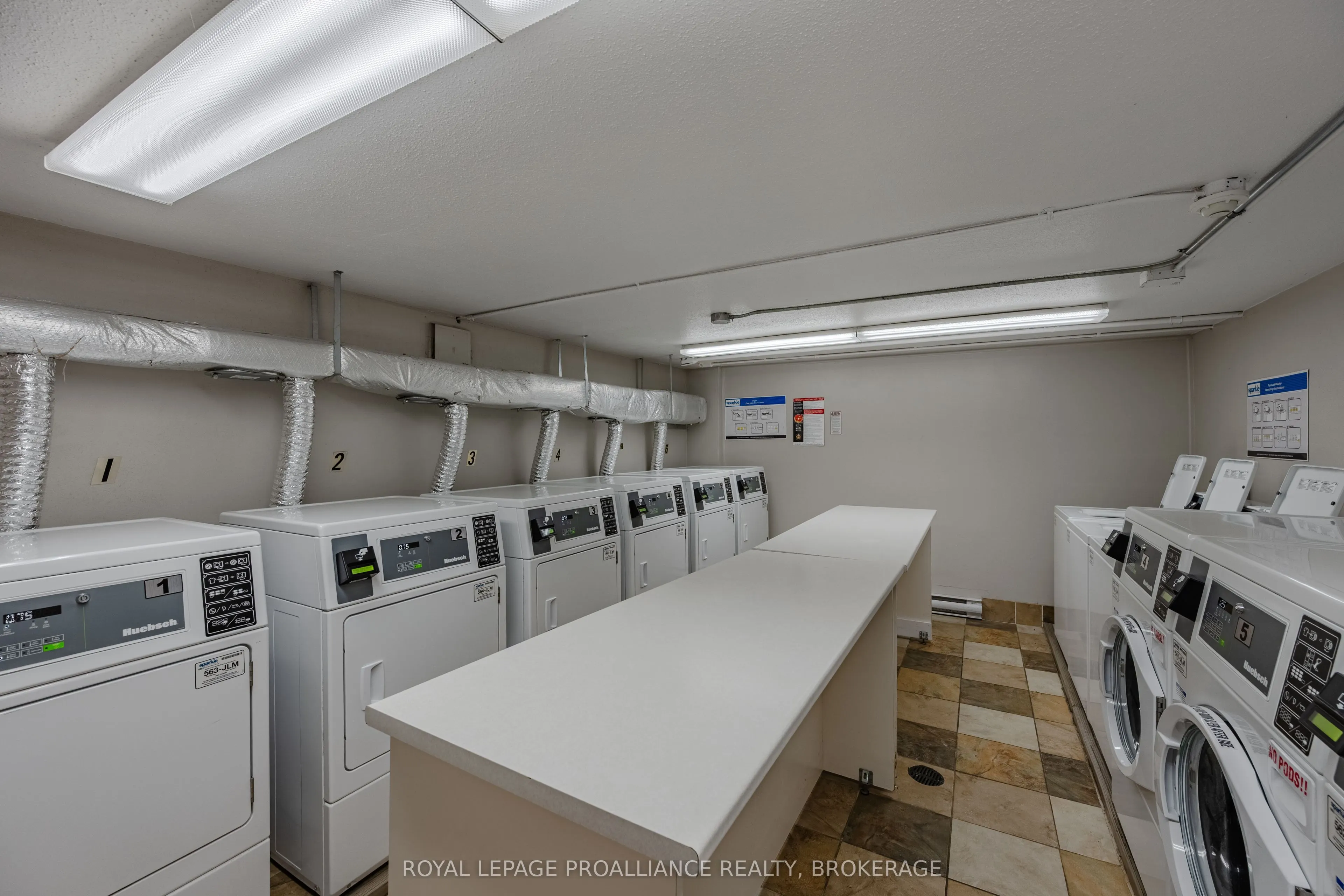 2 Mowat Avenue, #501