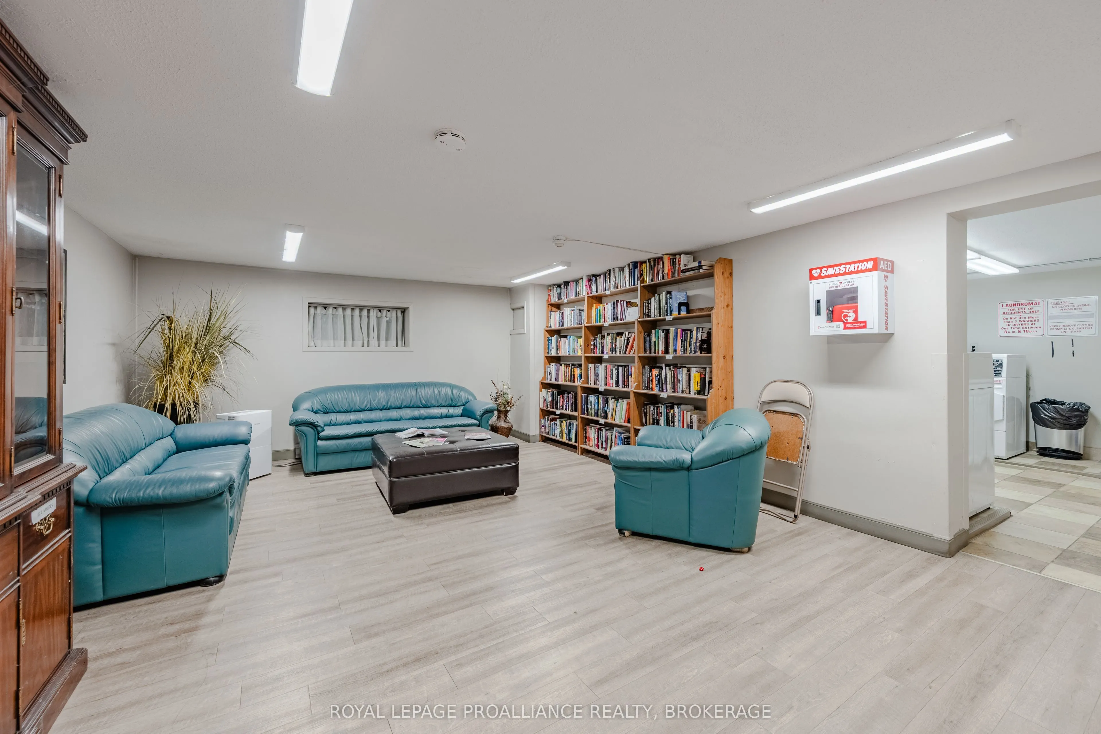 2 Mowat Avenue, #501