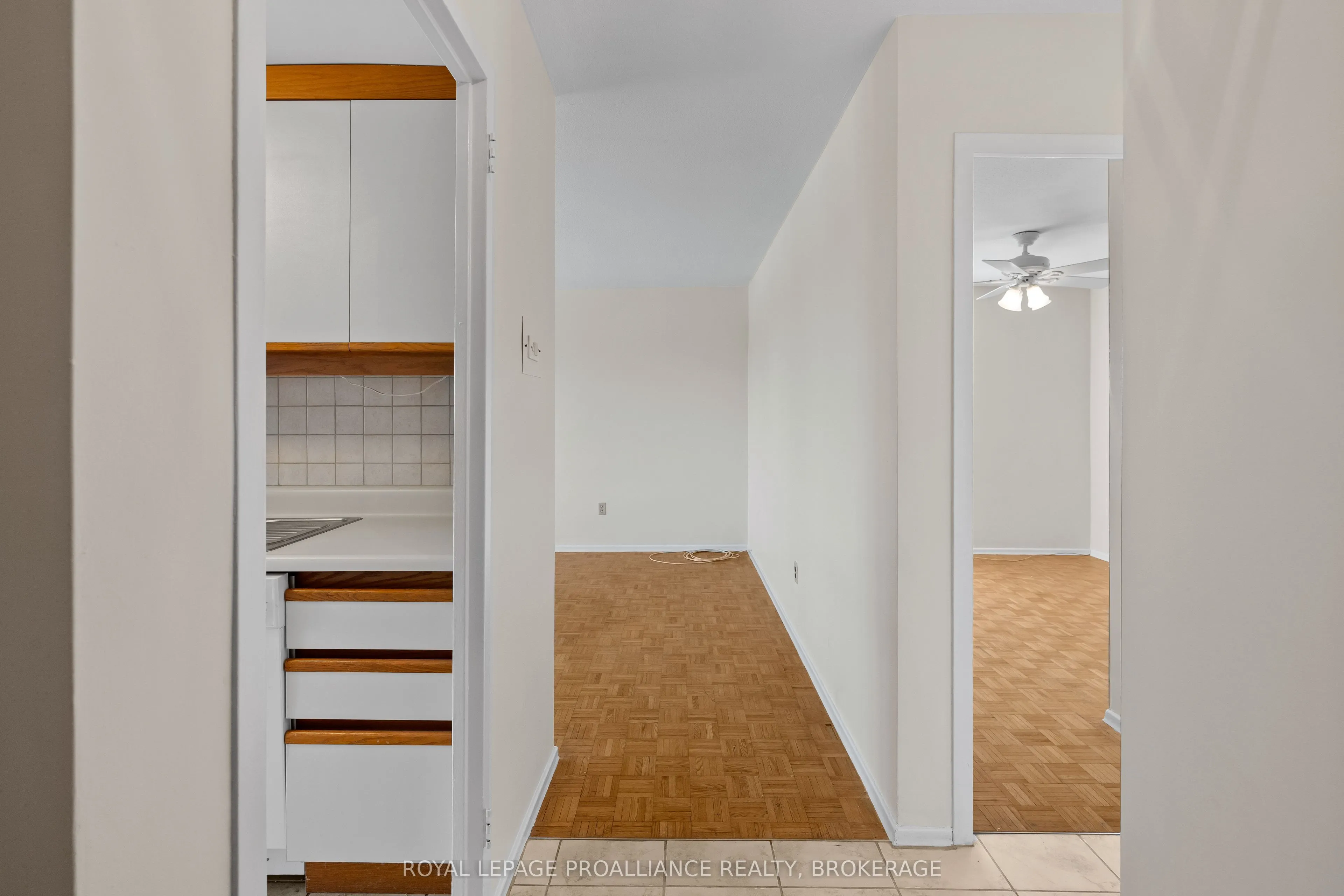 2 Mowat Avenue, #501