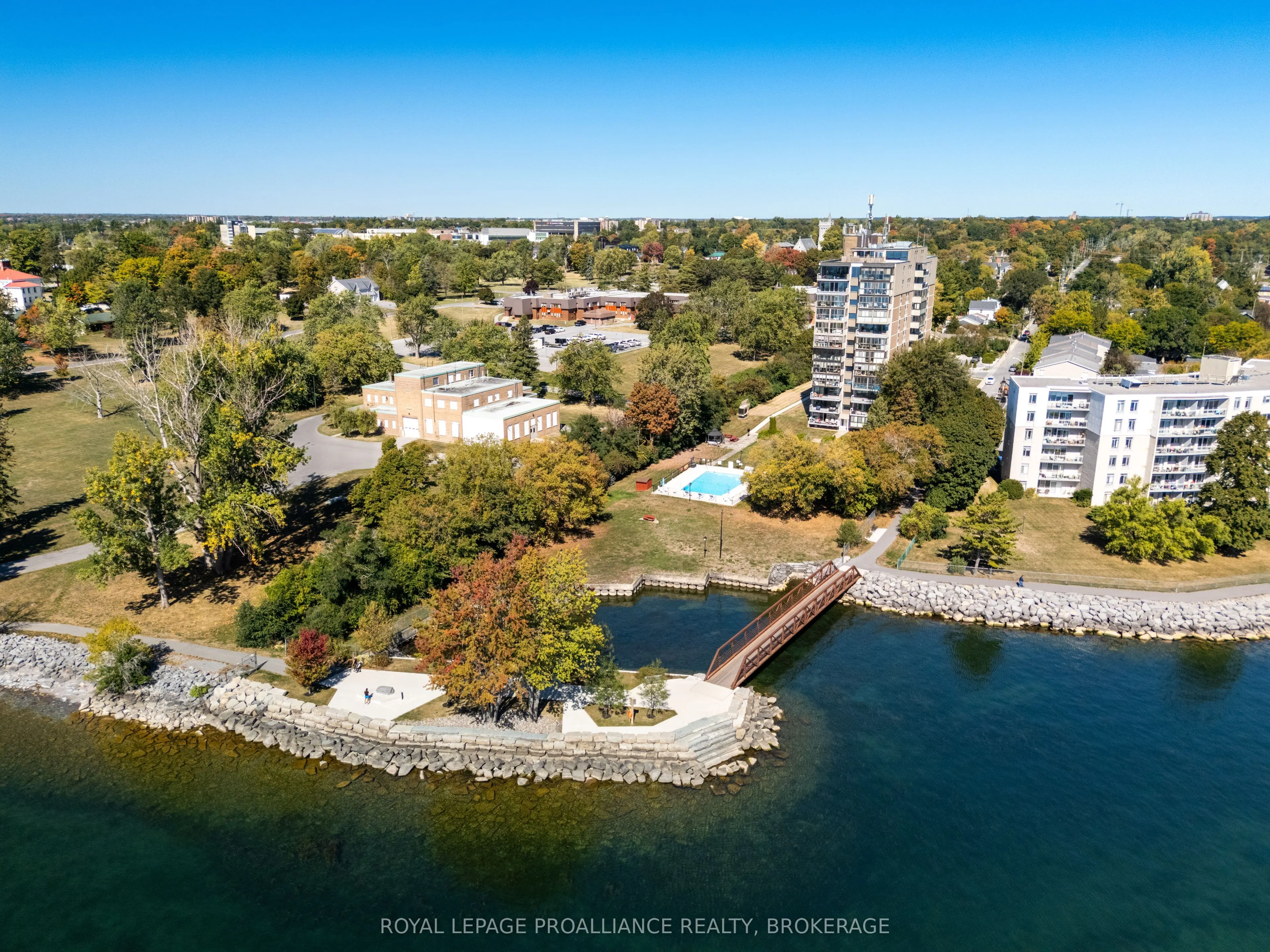 2 Mowat Avenue, #501