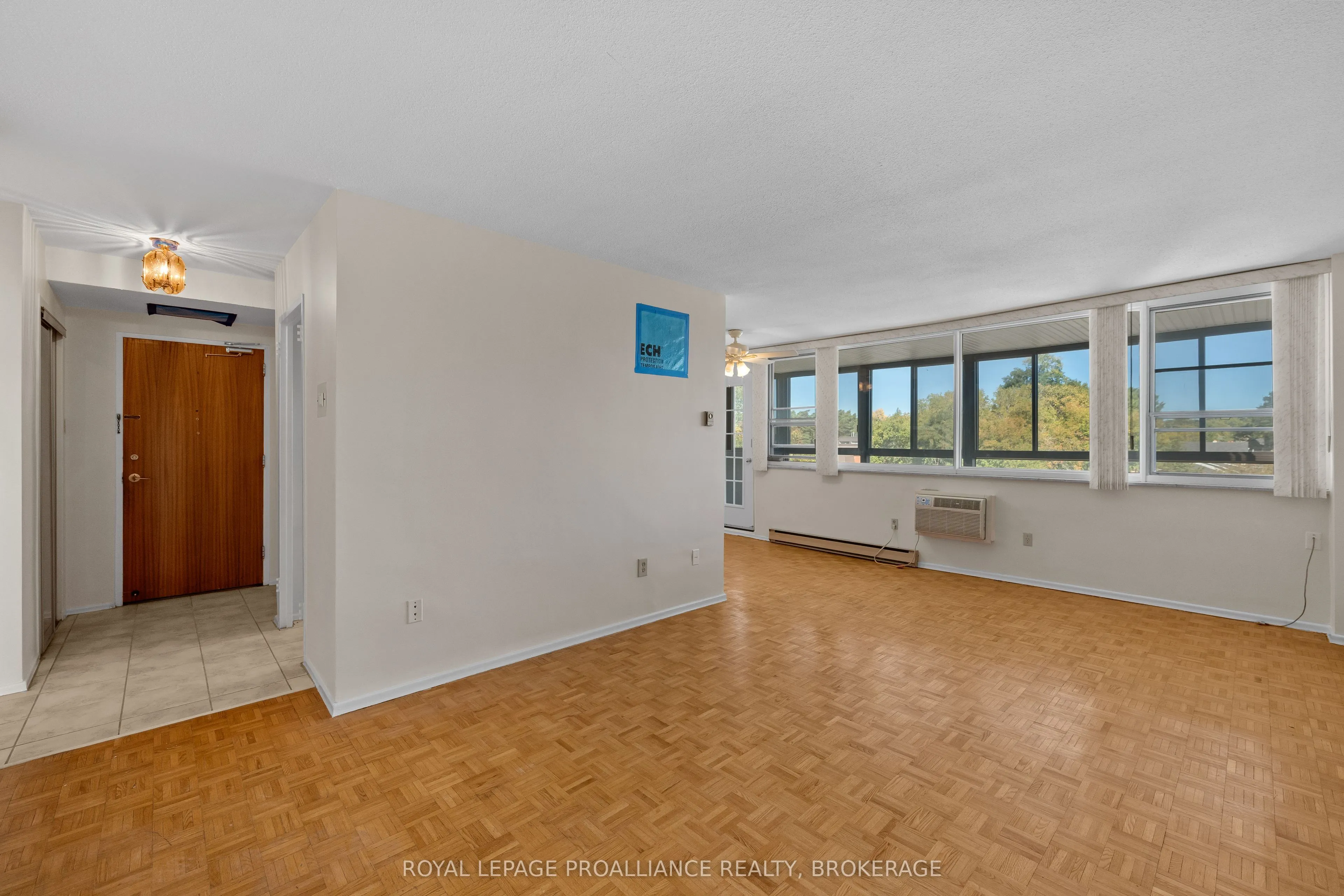 2 Mowat Avenue, #501
