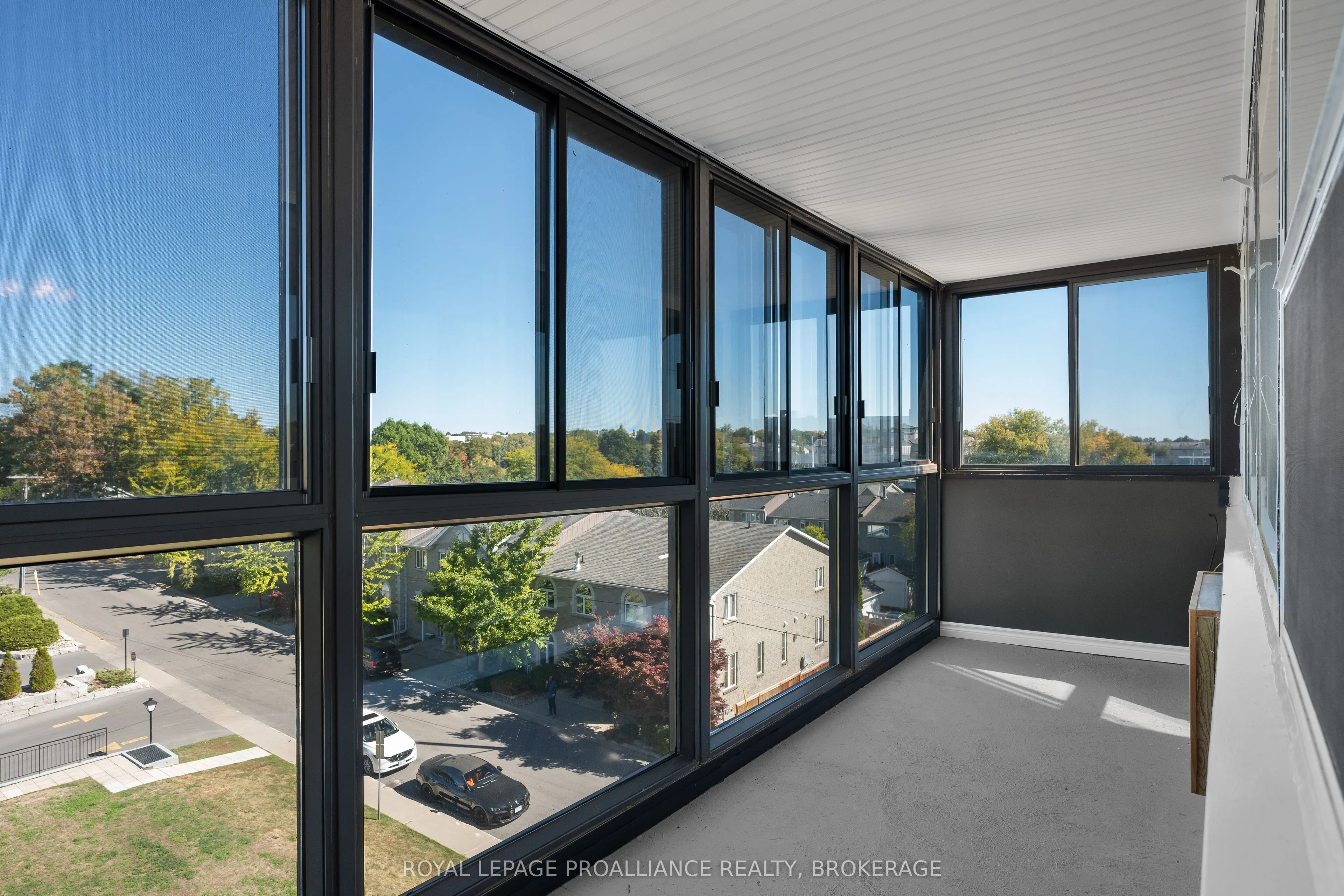 2 Mowat Avenue, #501