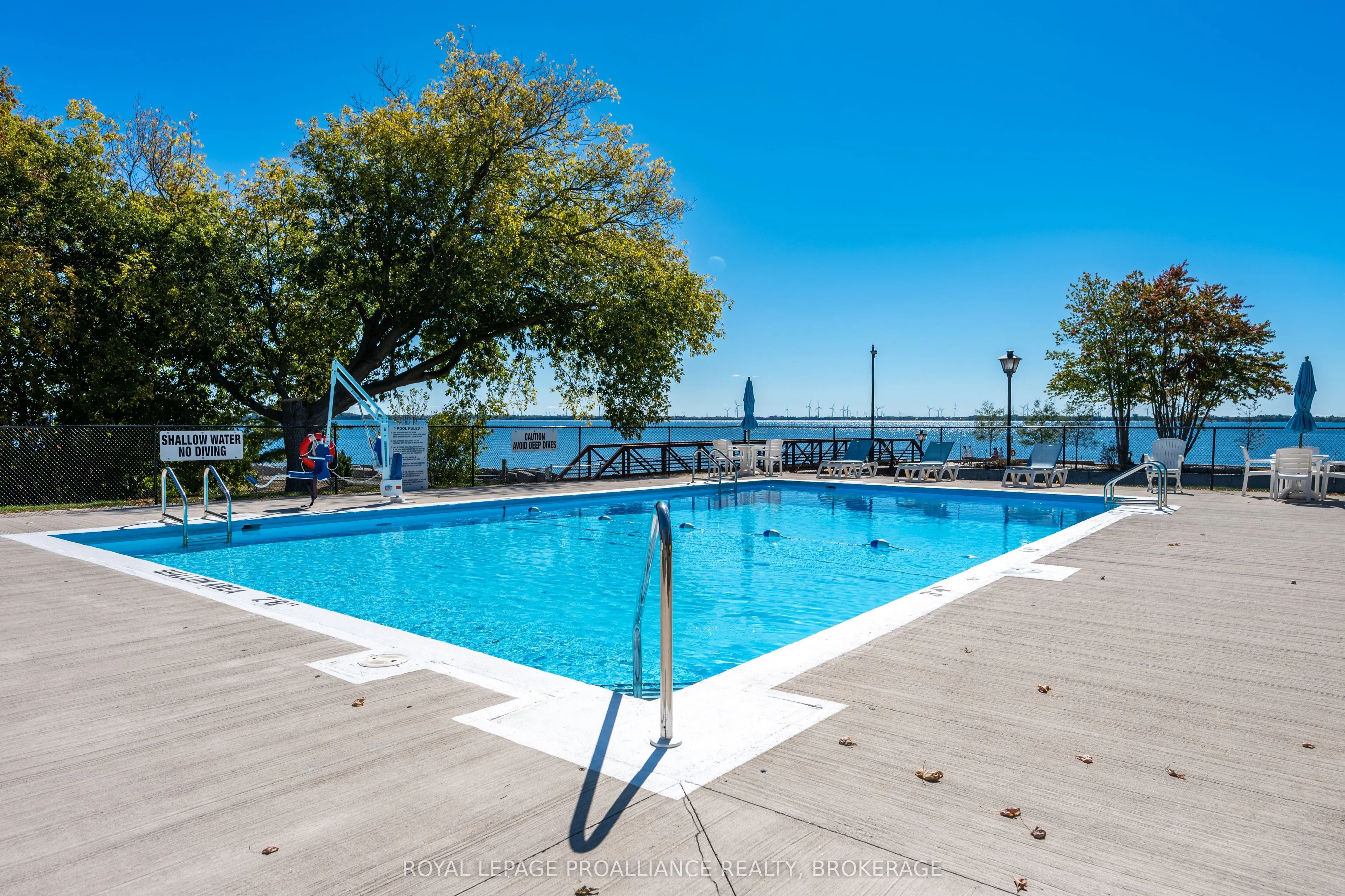 2 Mowat Avenue, #501