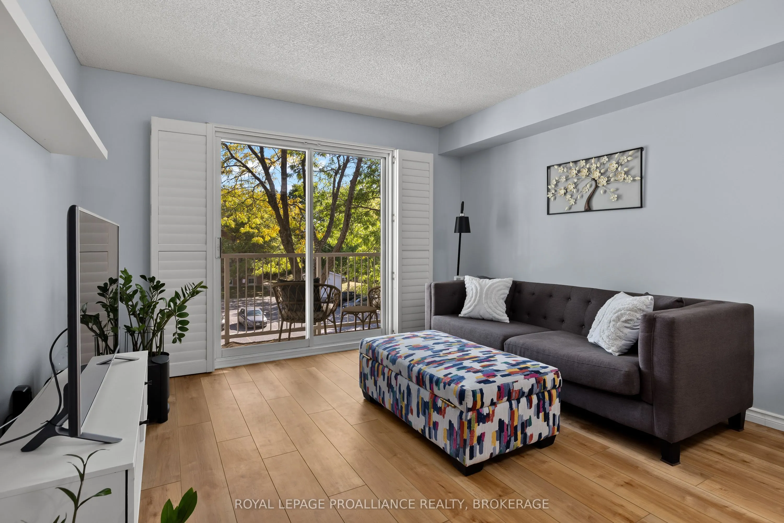 310 Kingsdale Avenue, #312