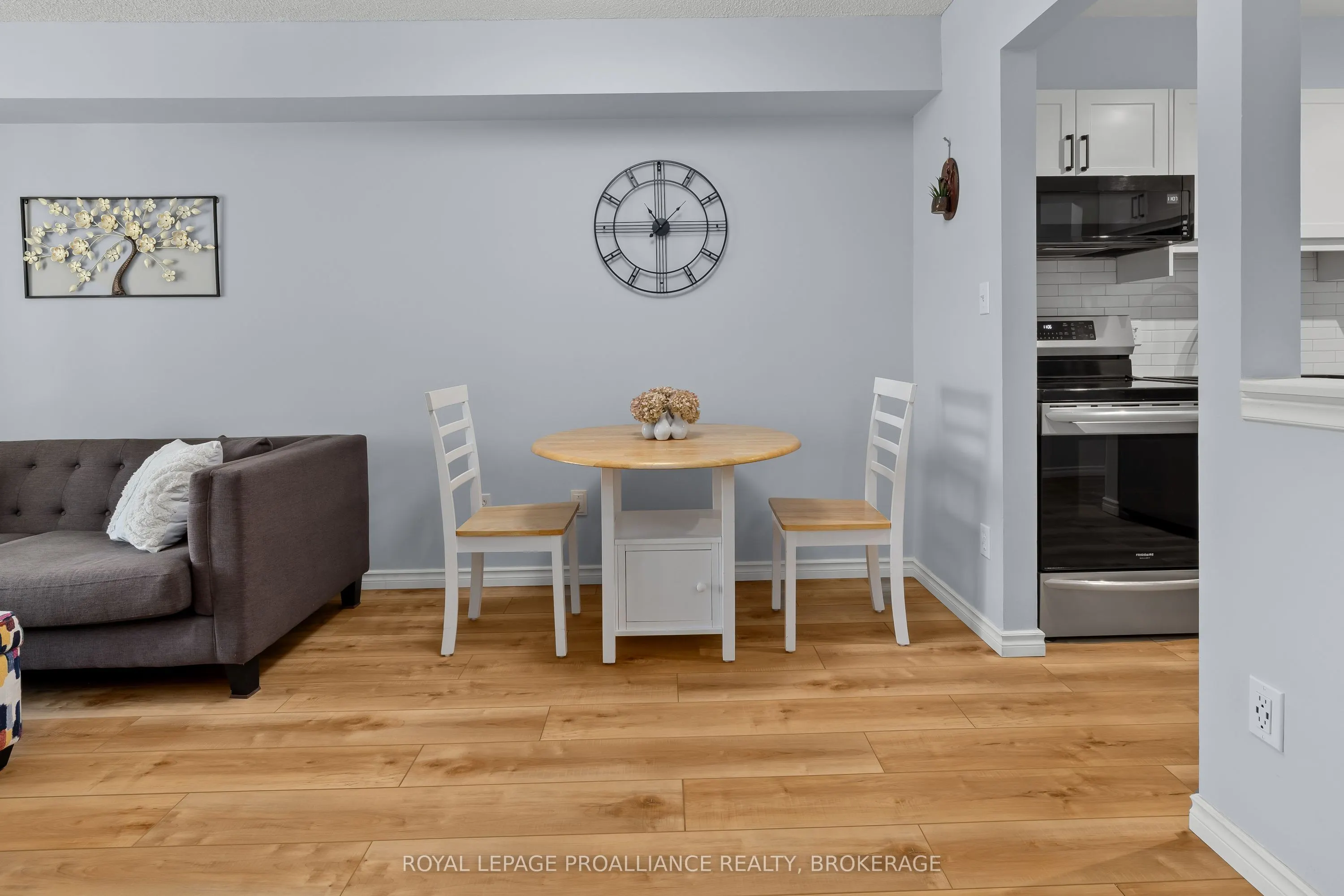 310 Kingsdale Avenue, #312