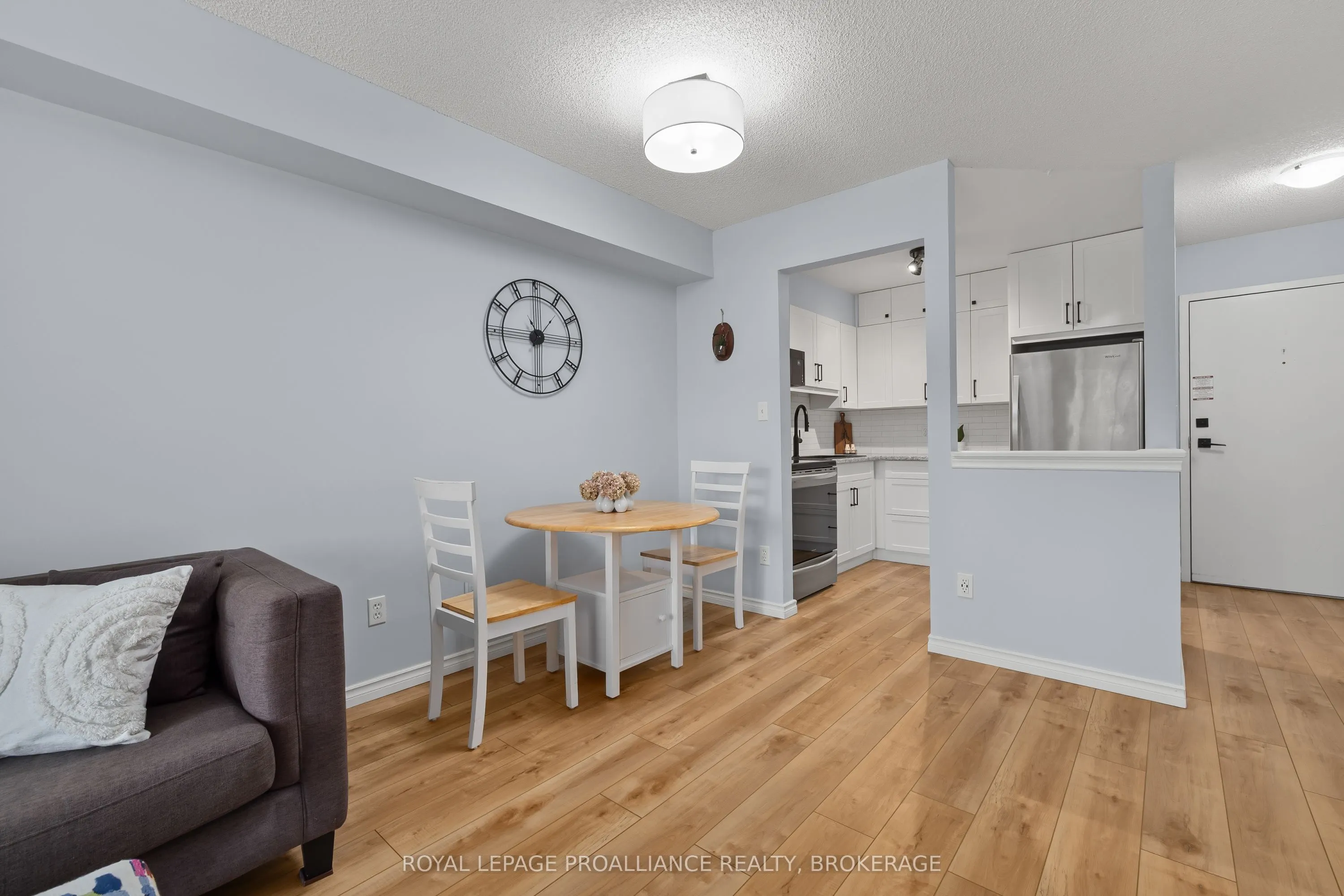 310 Kingsdale Avenue, #312