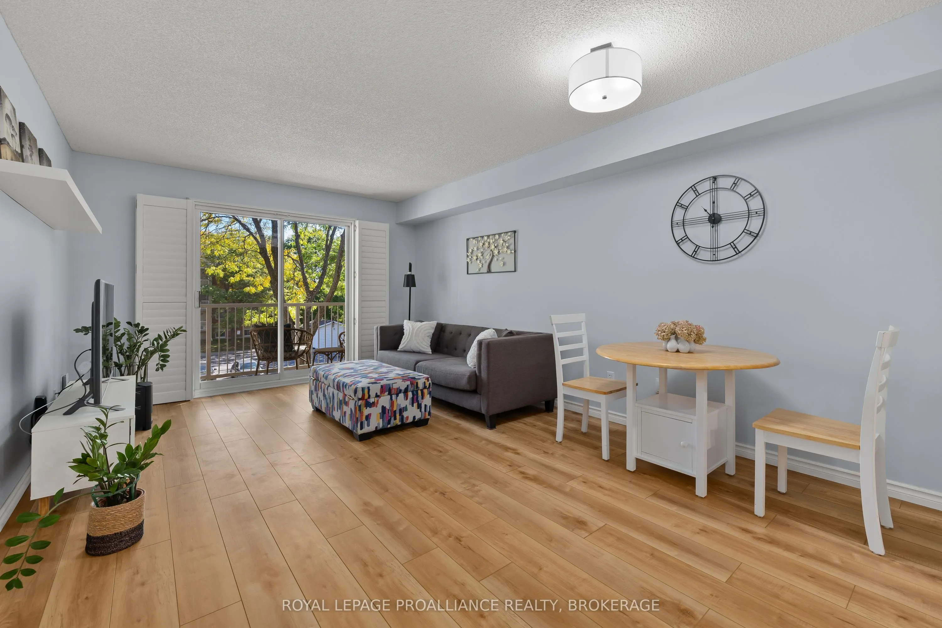 310 Kingsdale Avenue, #312