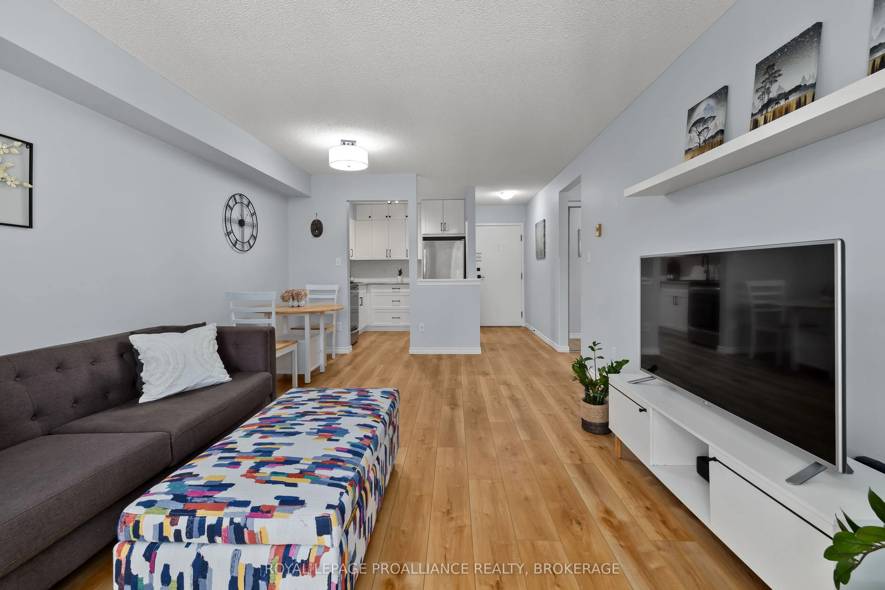 310 Kingsdale Avenue, #312