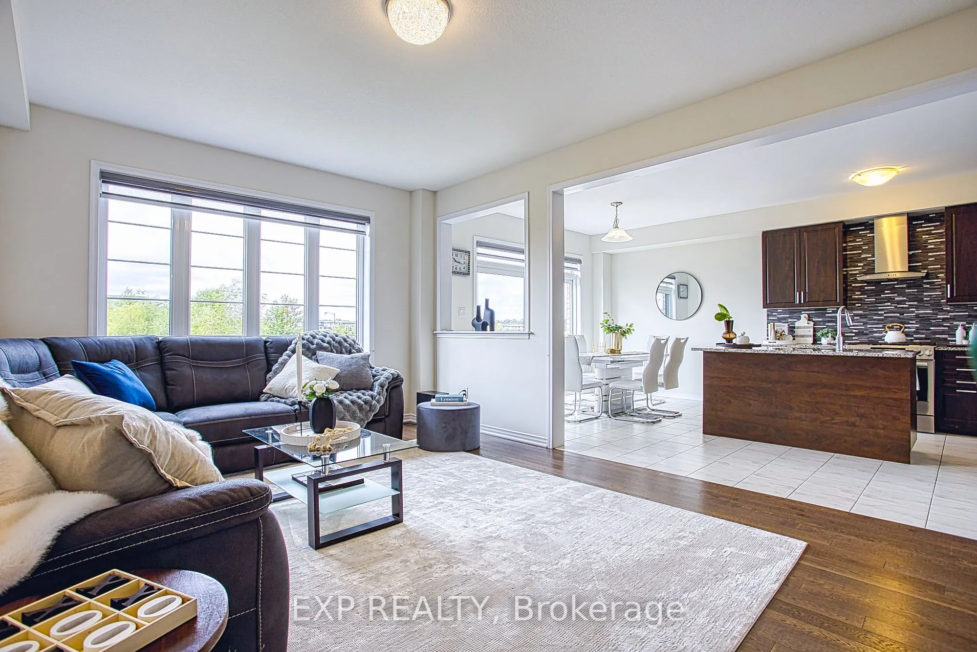 12 Midhurst Heights