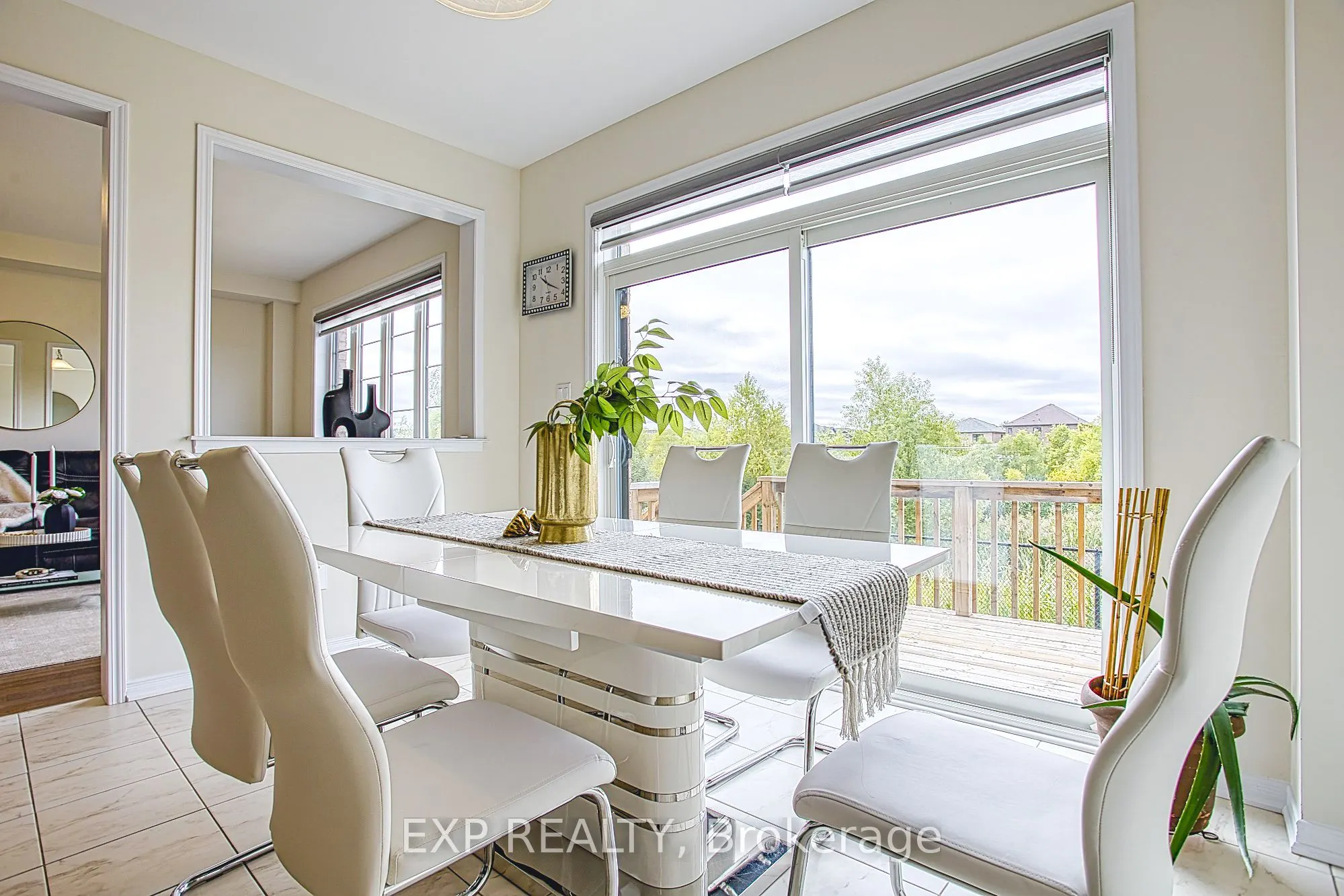 12 Midhurst Heights