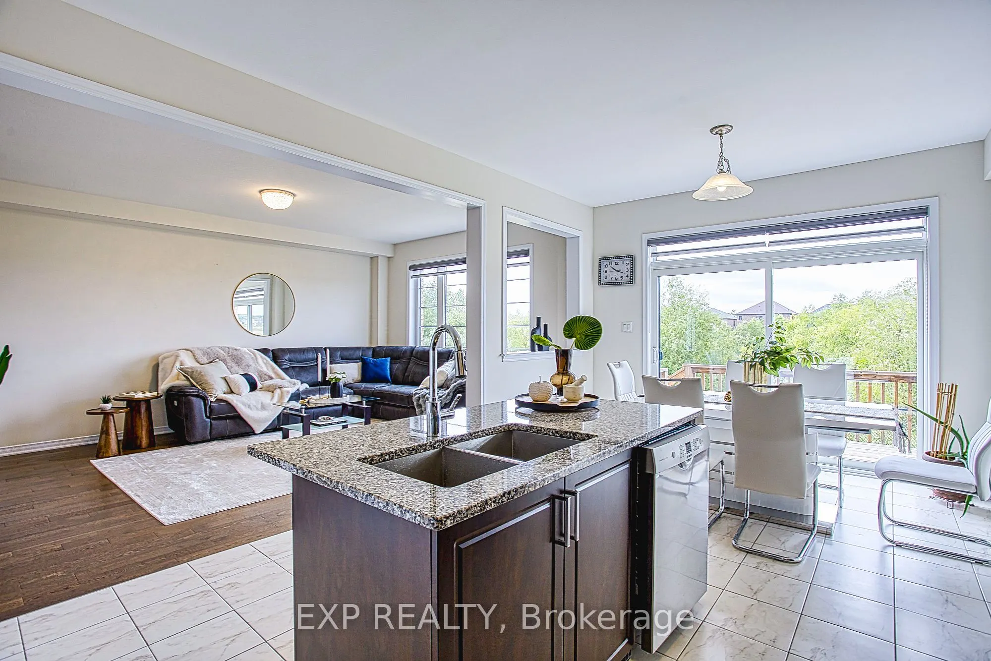 12 Midhurst Heights