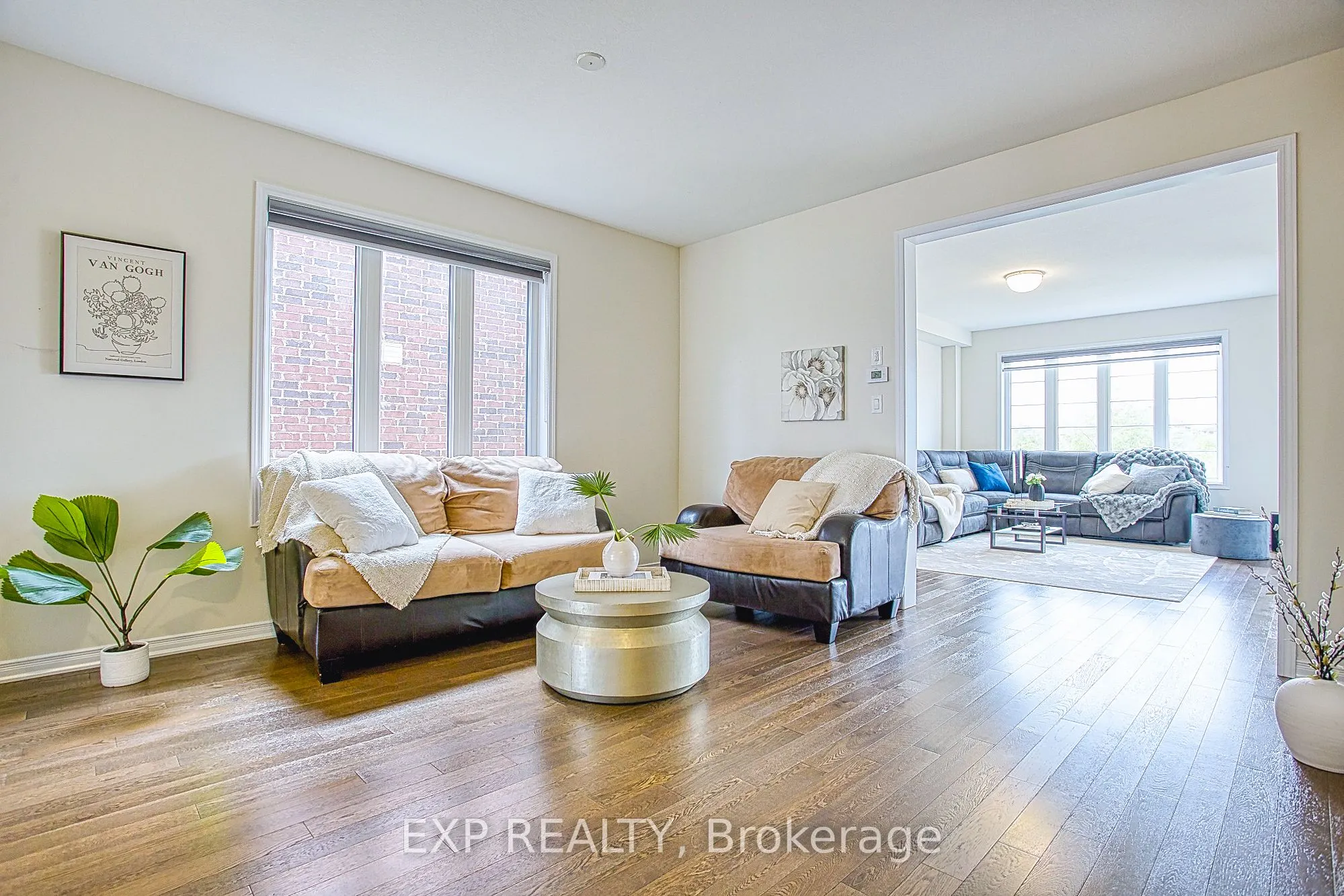 12 Midhurst Heights