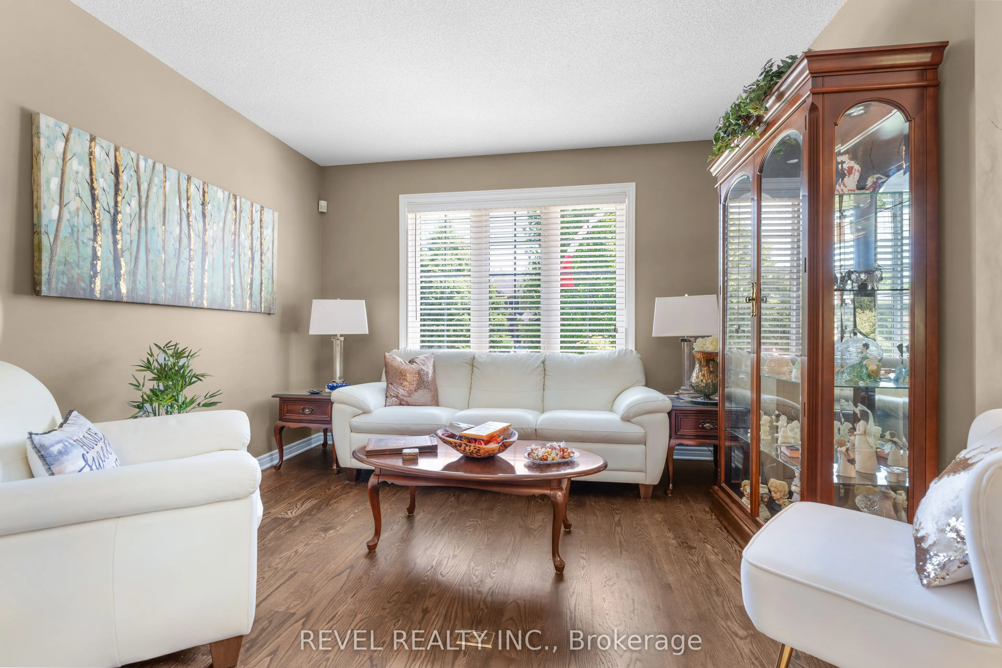 17 Michaela Crescent