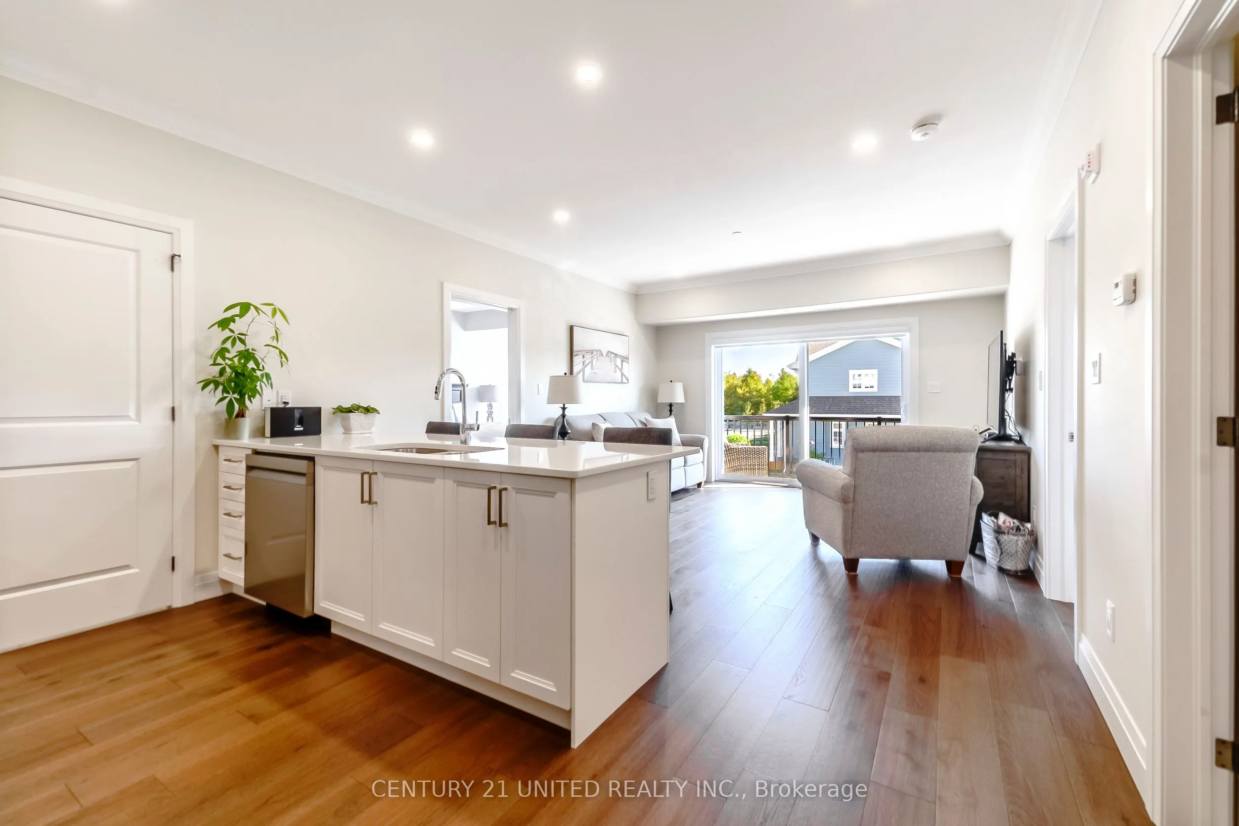 19 Hampton Lane, #202