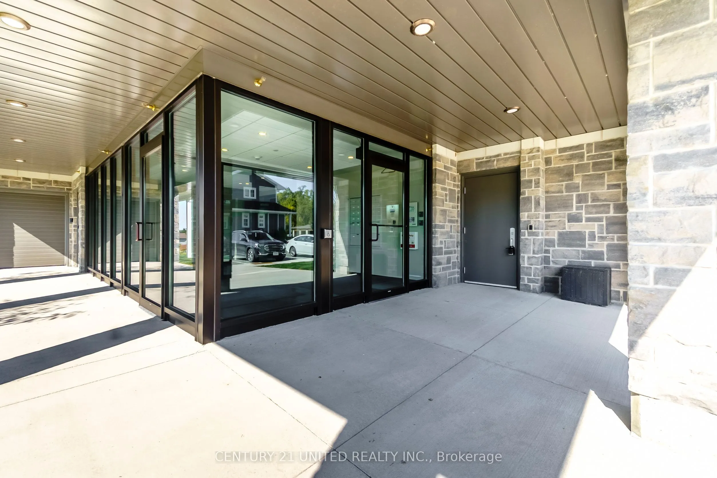19 Hampton Lane, #202