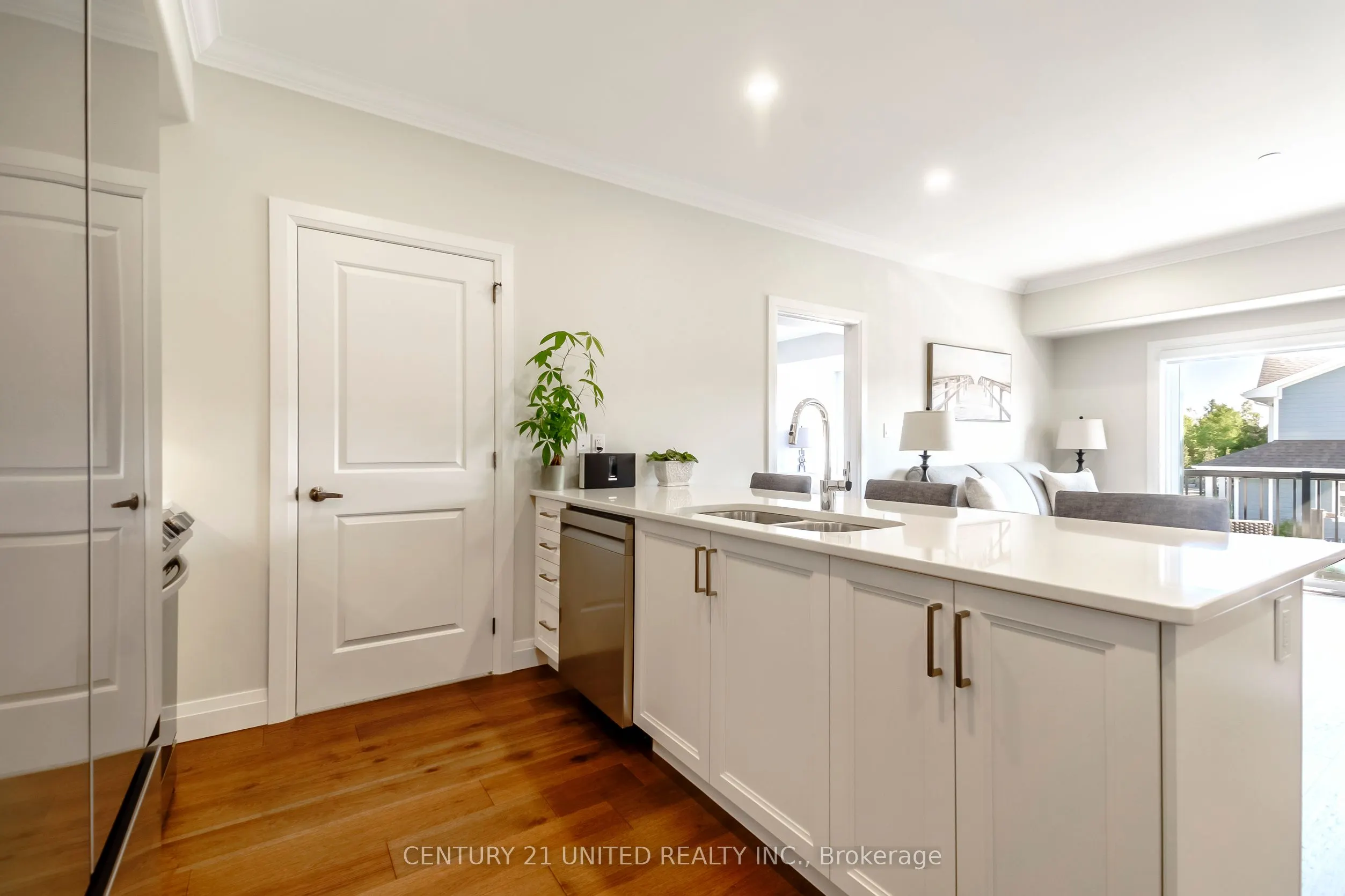 19 Hampton Lane, #202