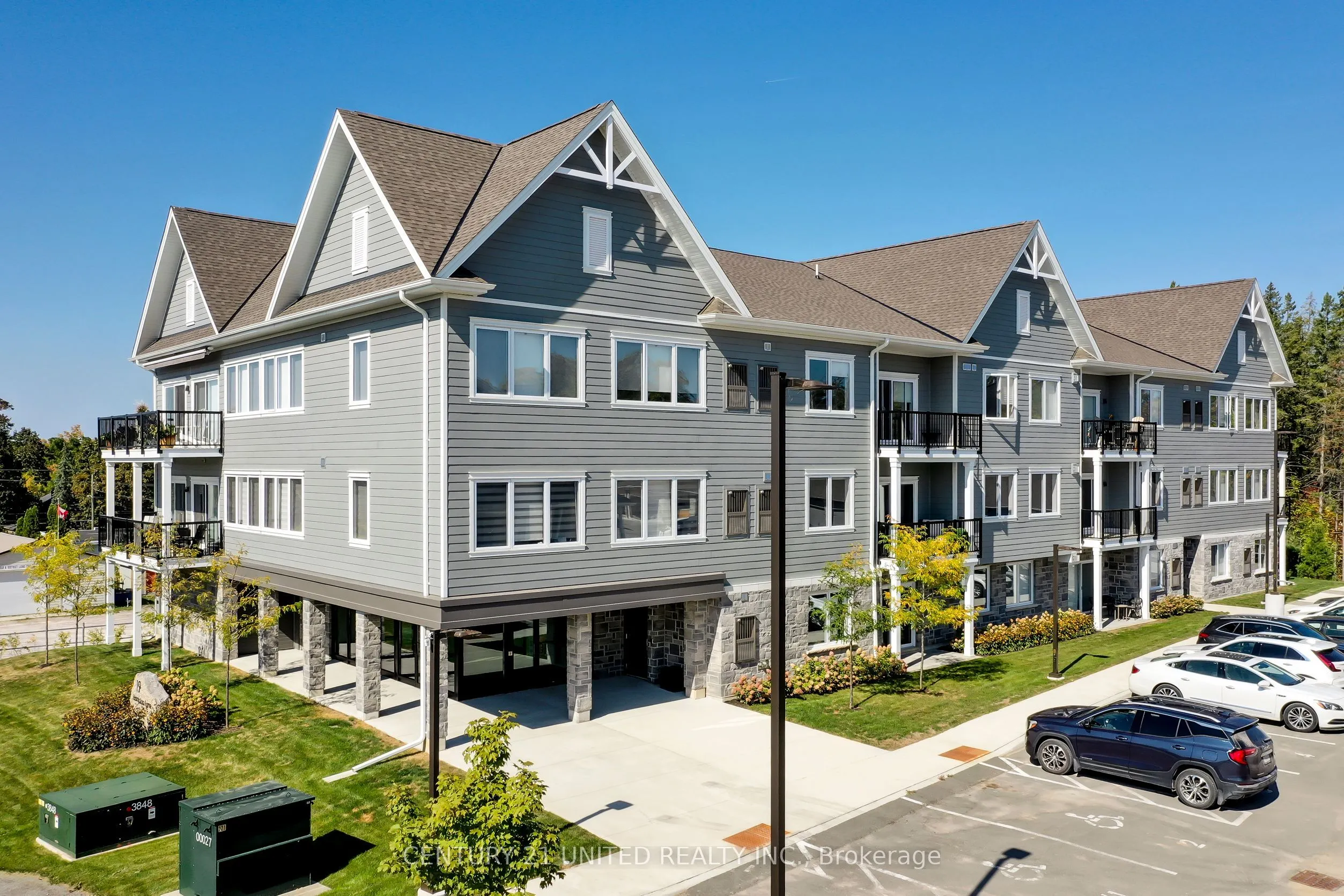 19 Hampton Lane, #202