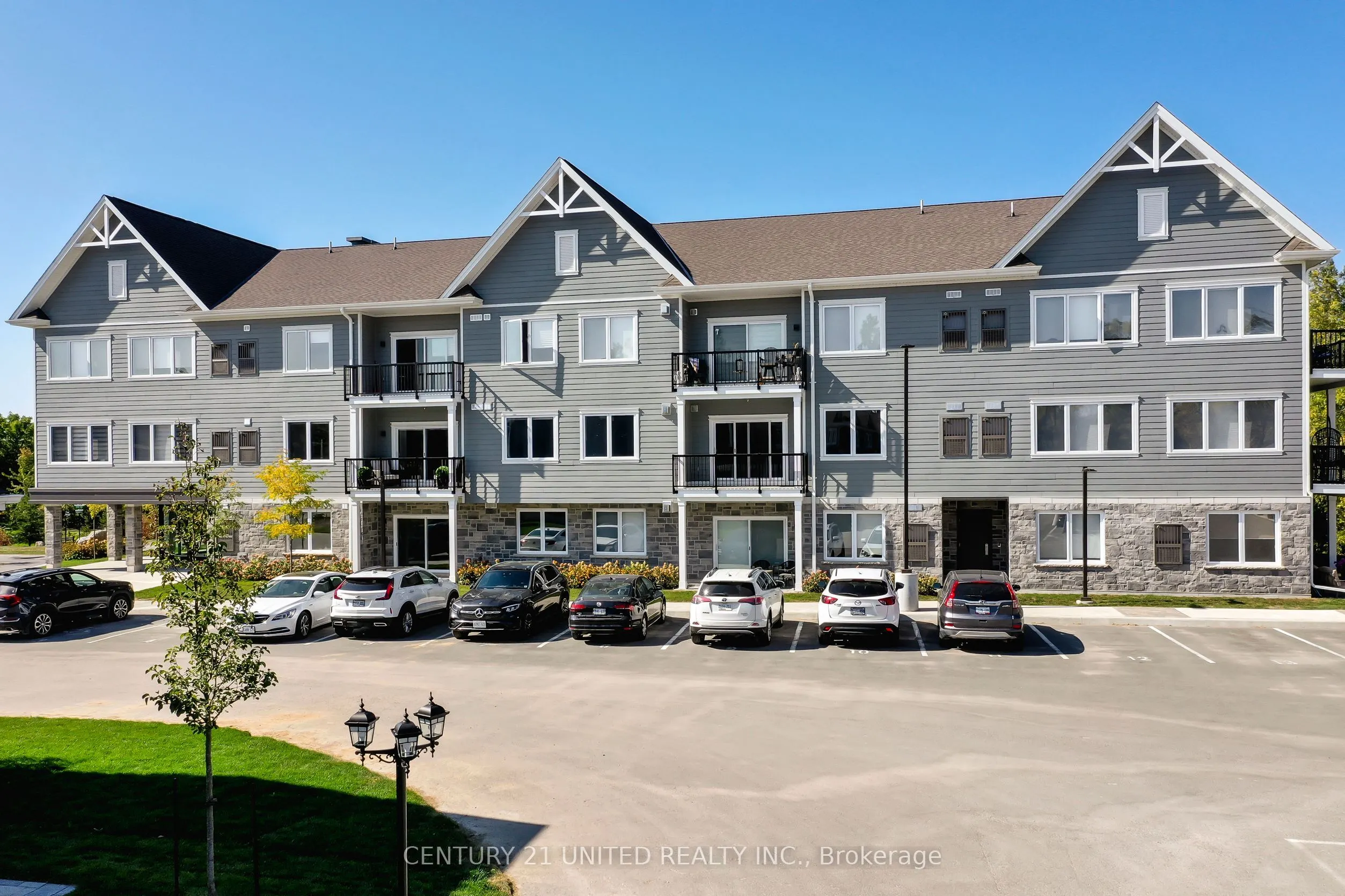 19 Hampton Lane, #202