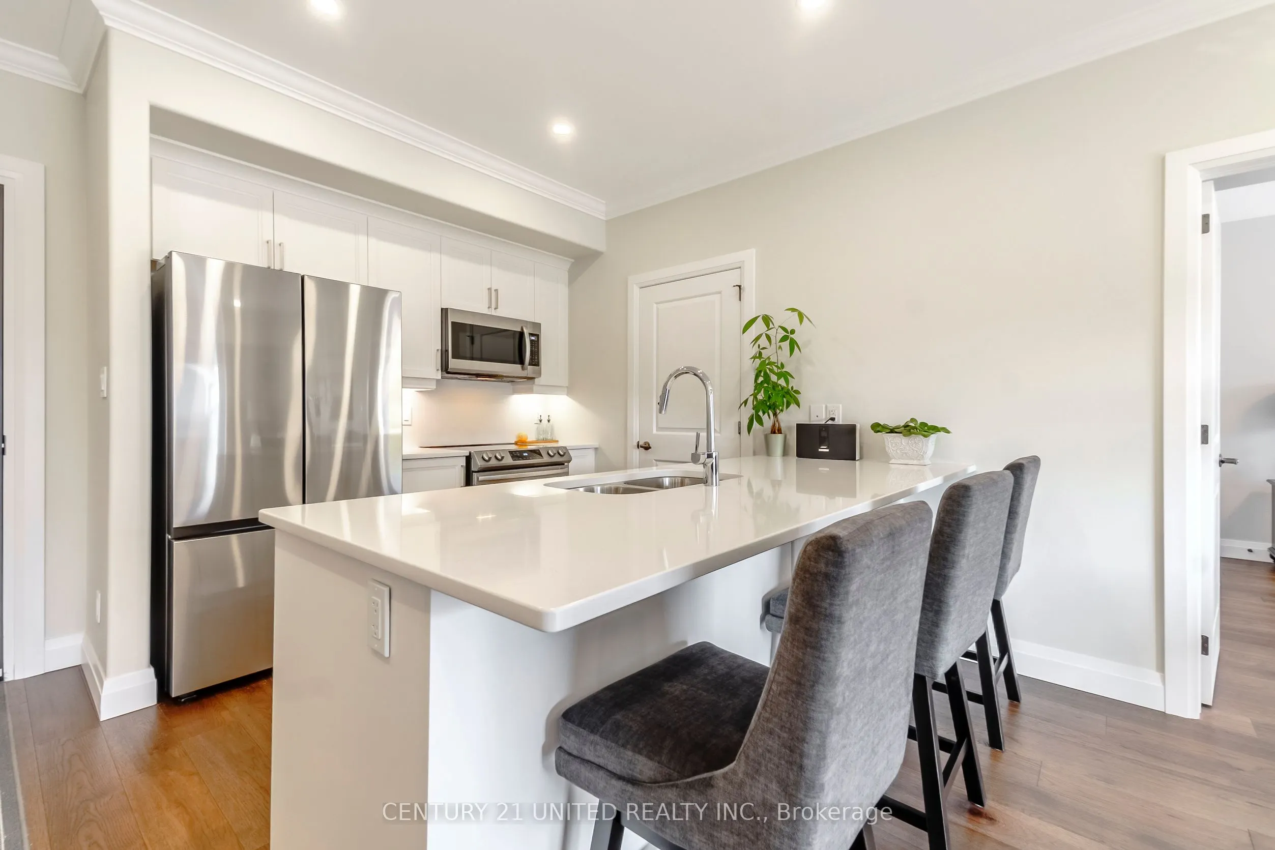 19 Hampton Lane, #202