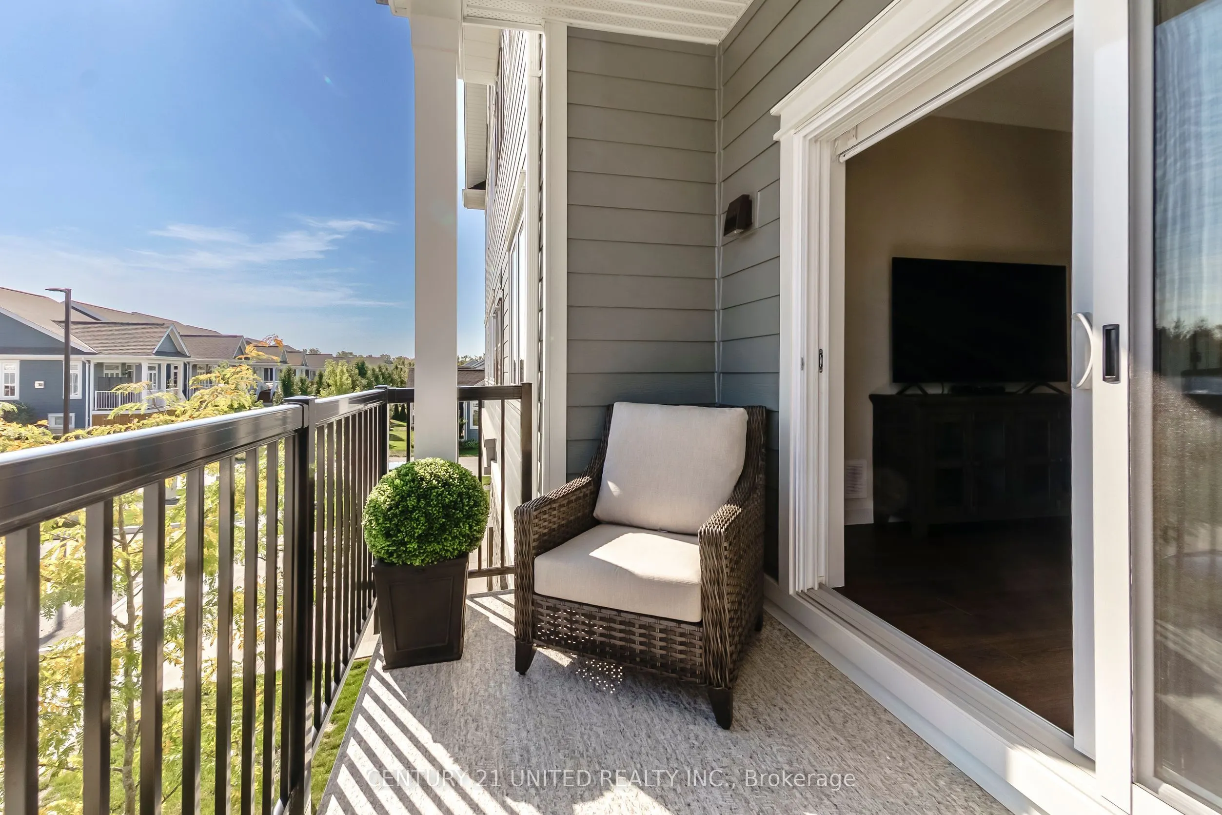 19 Hampton Lane, #202