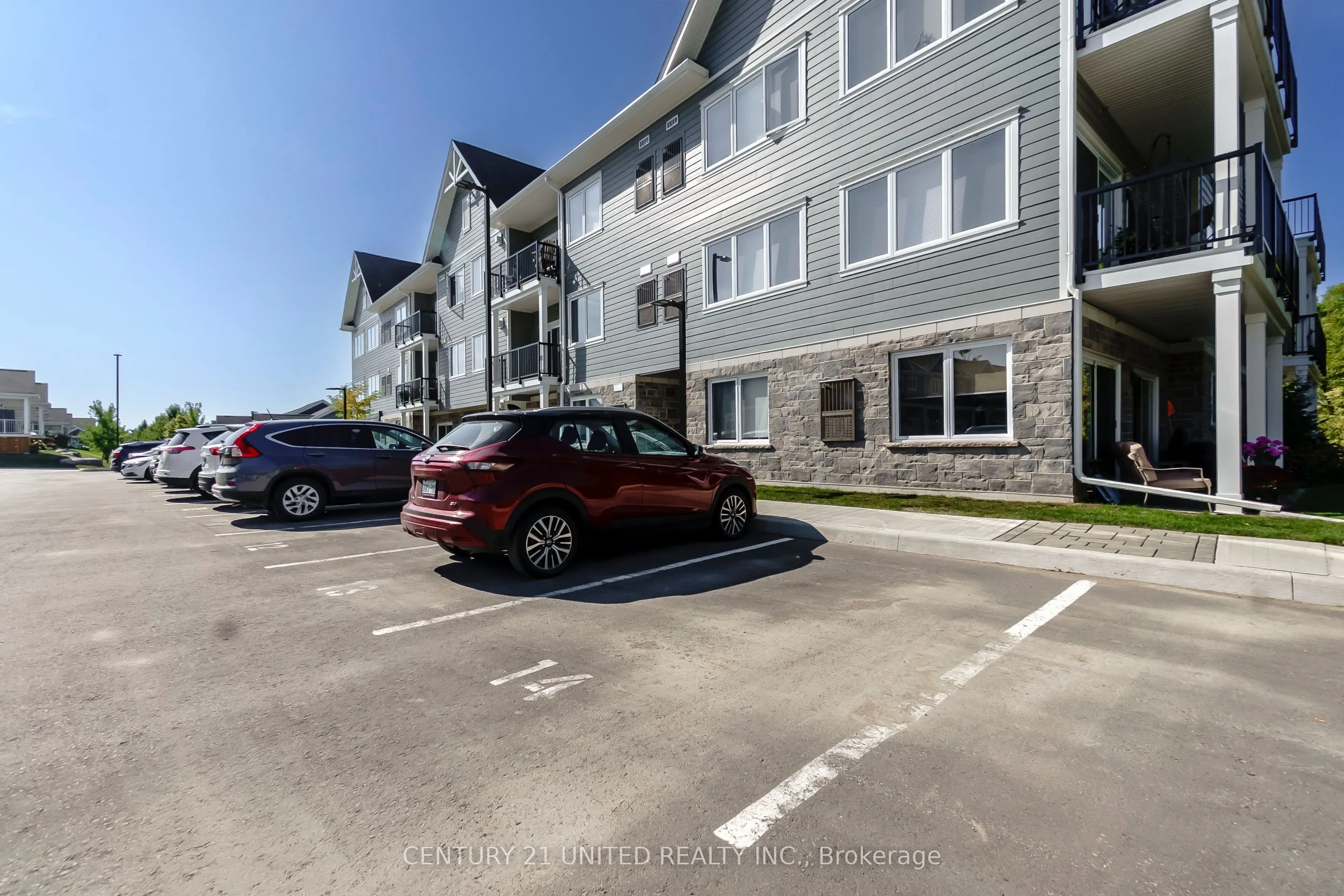 19 Hampton Lane, #202
