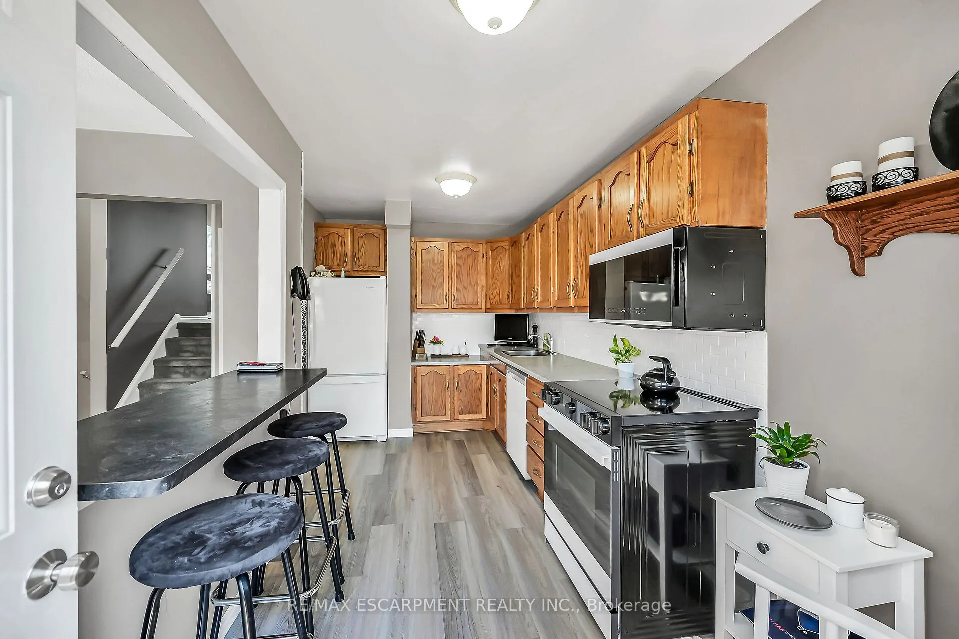 444 Stone Church Road W, #P1