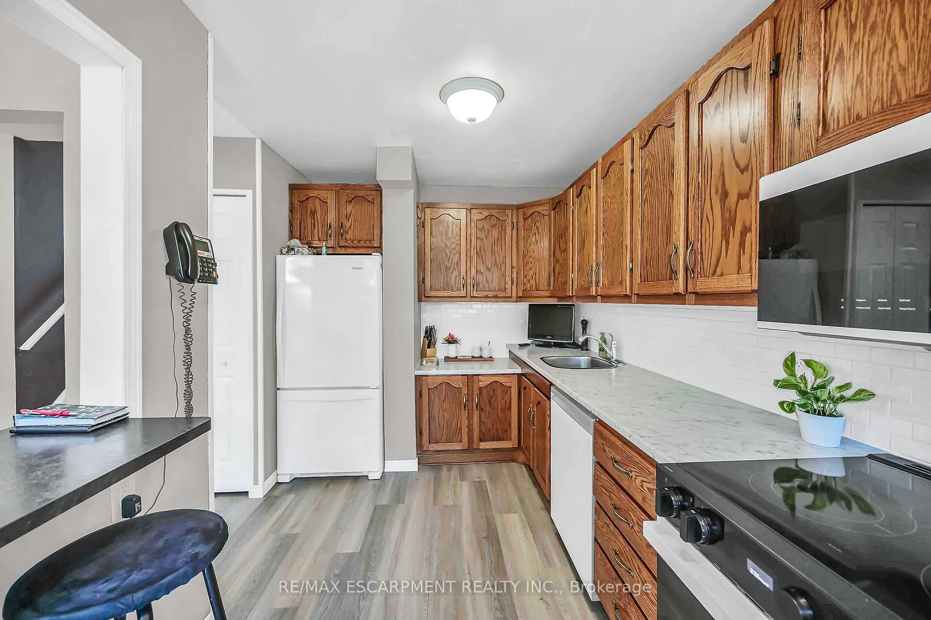 444 Stone Church Road W, #P1