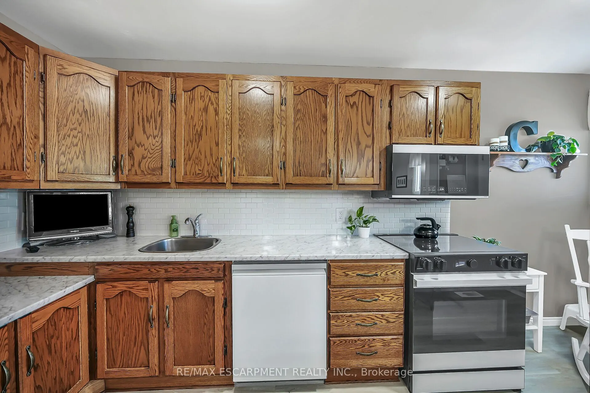 444 Stone Church Road W, #P1