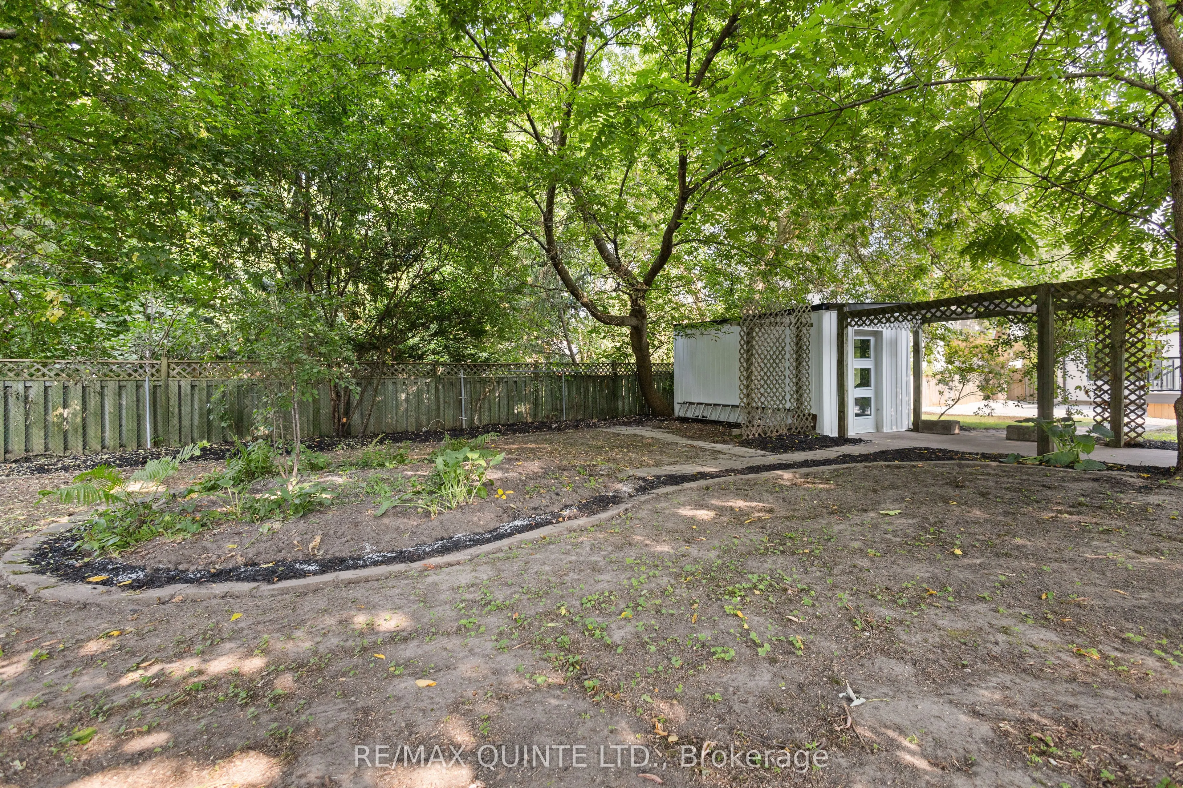 214 Victoria Avenue