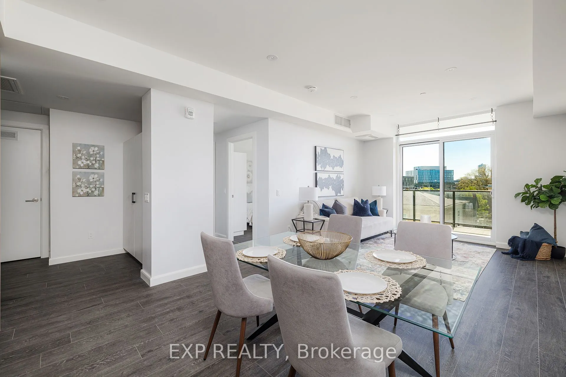 741 King Street W, #408