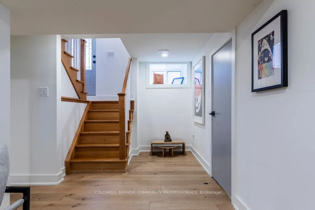72 Rosslyn Avenue S