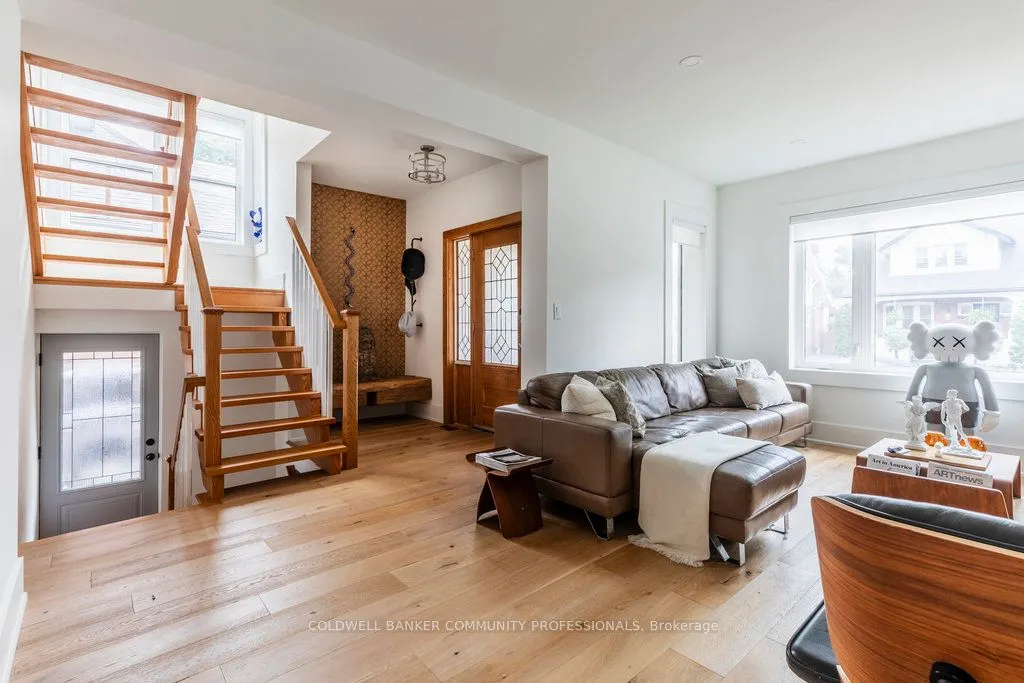 72 Rosslyn Avenue S