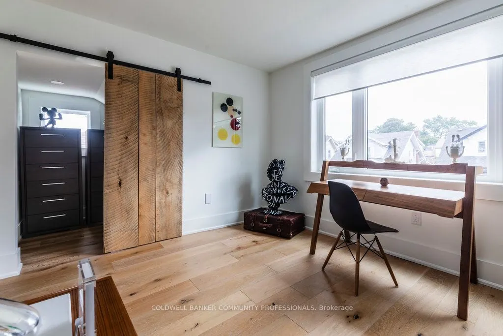72 Rosslyn Avenue S