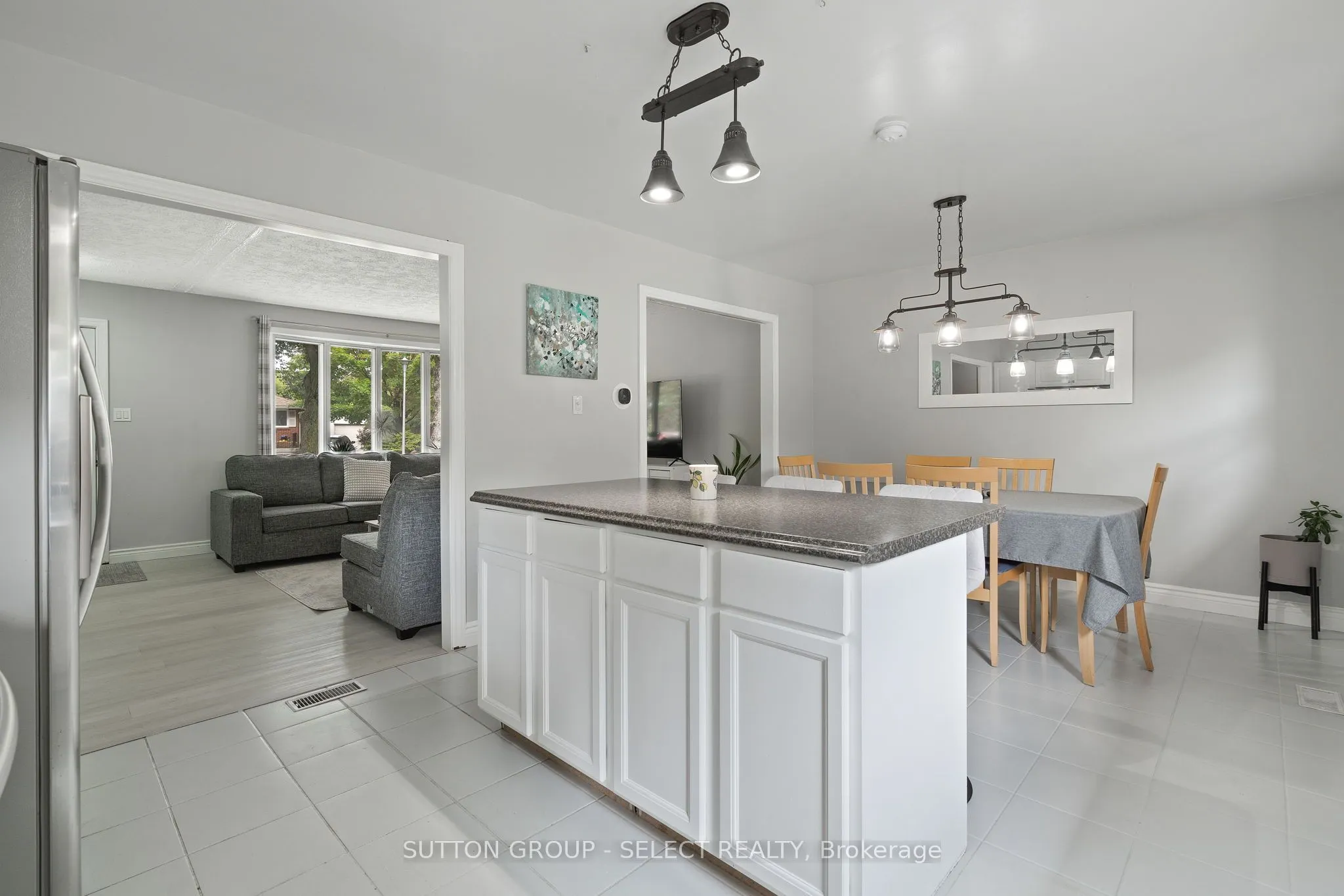 12 Kinburn Crescent