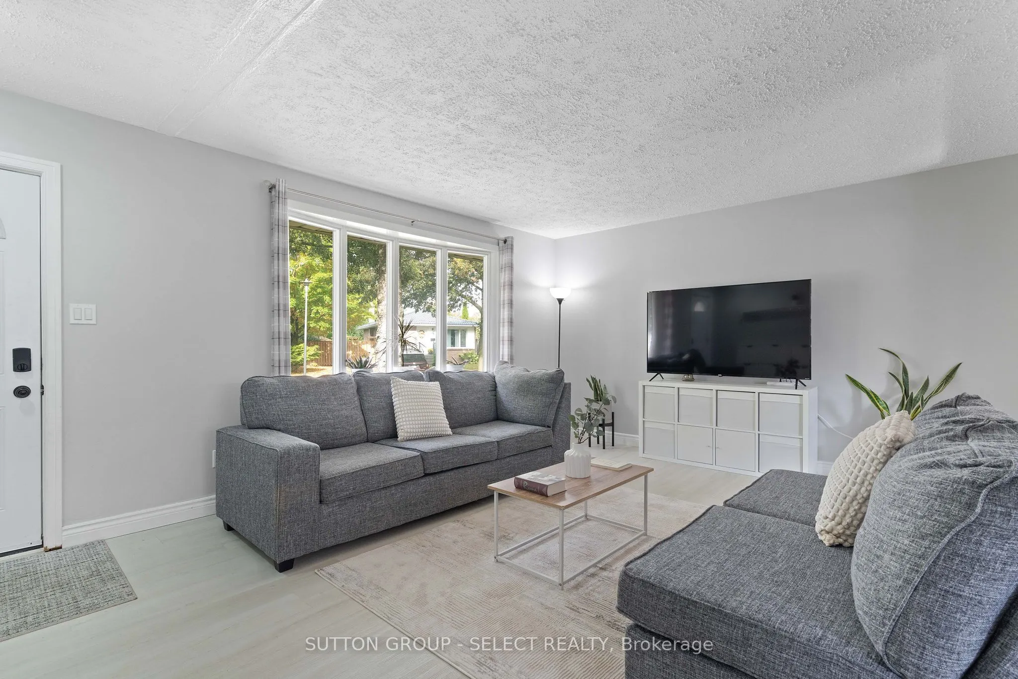 12 Kinburn Crescent