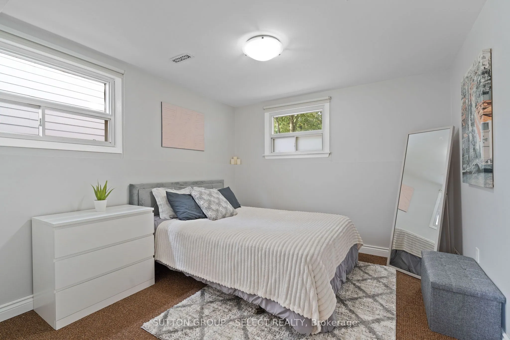 12 Kinburn Crescent