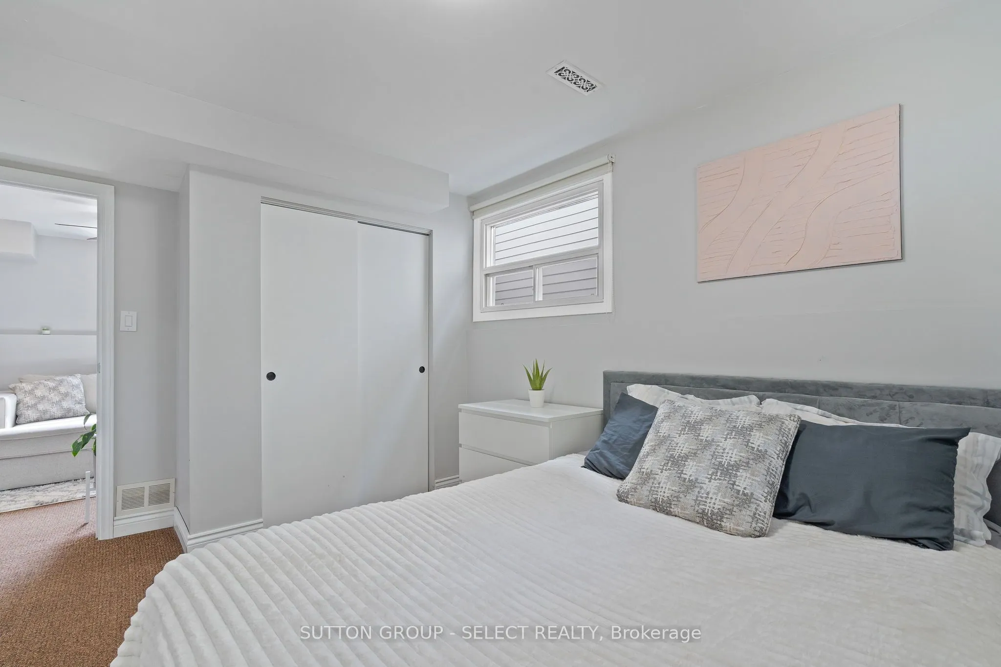 12 Kinburn Crescent
