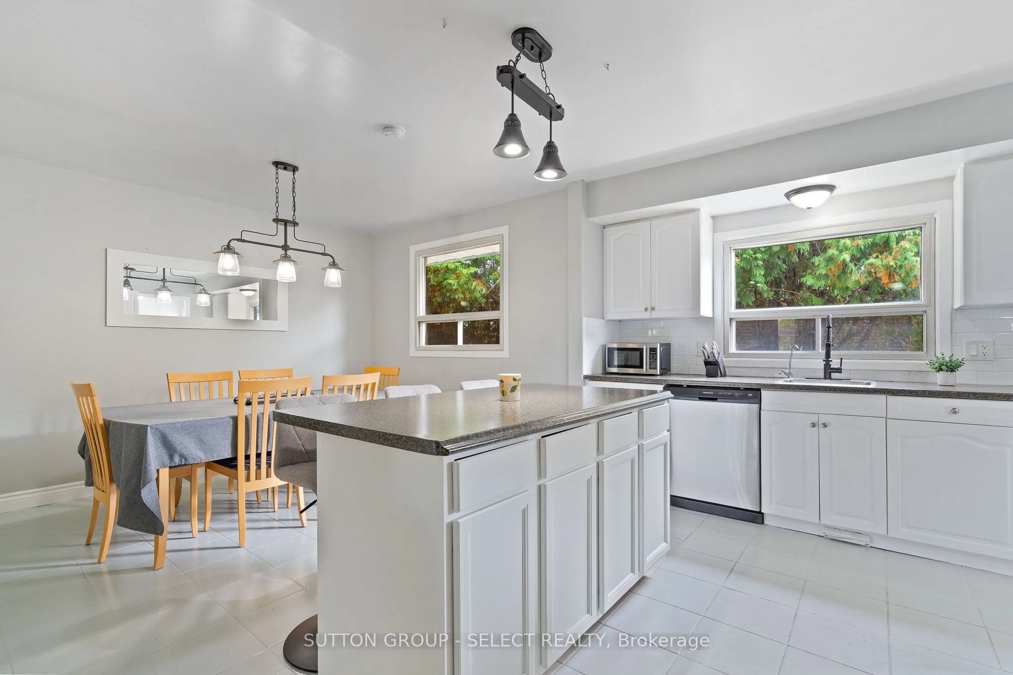 12 Kinburn Crescent