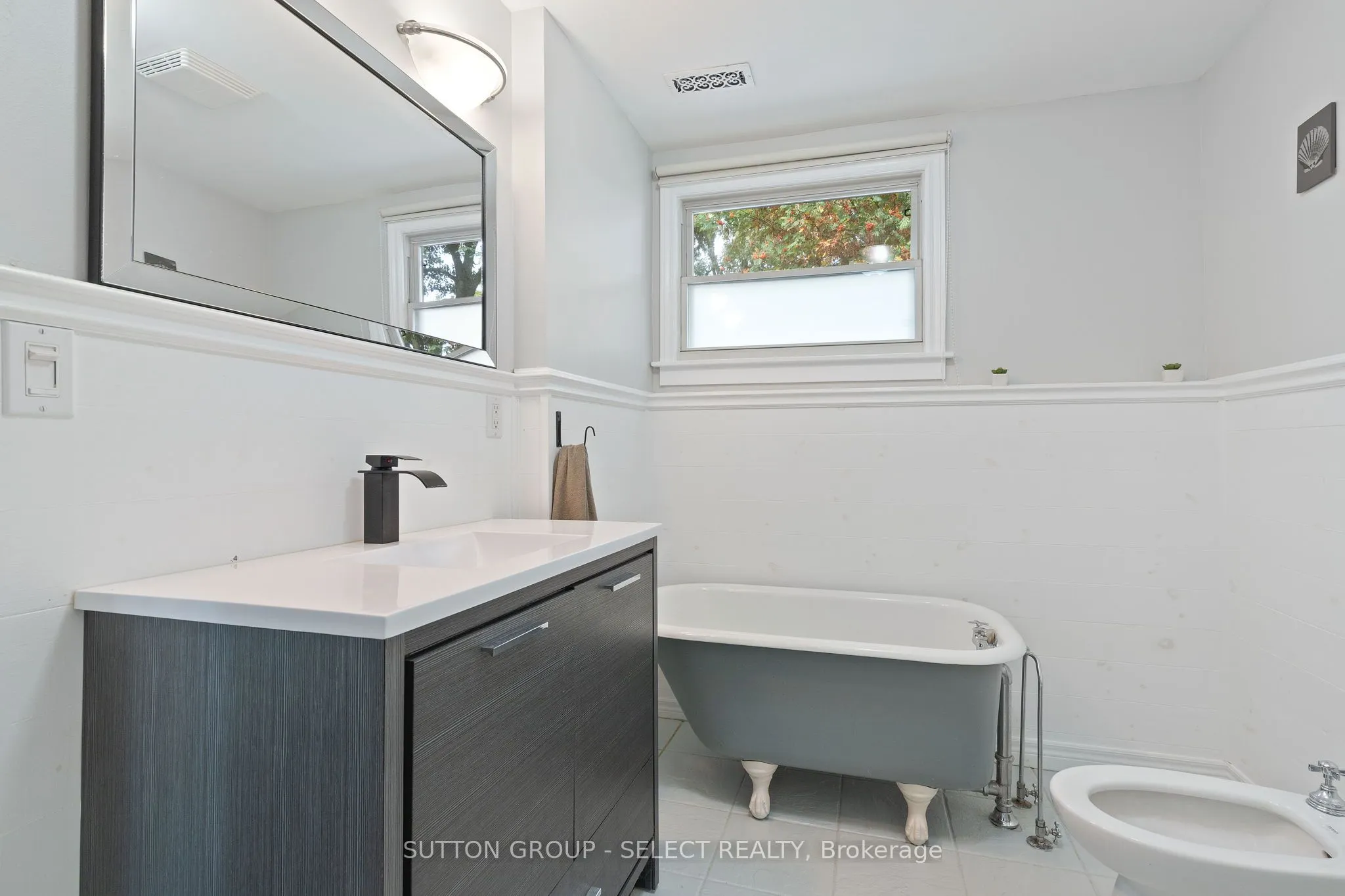 12 Kinburn Crescent