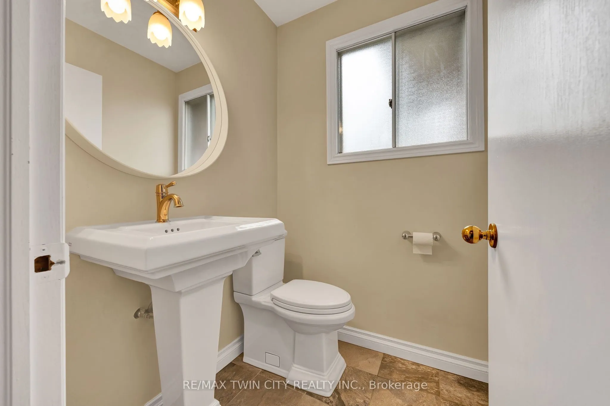 148 Candlewood Crescent