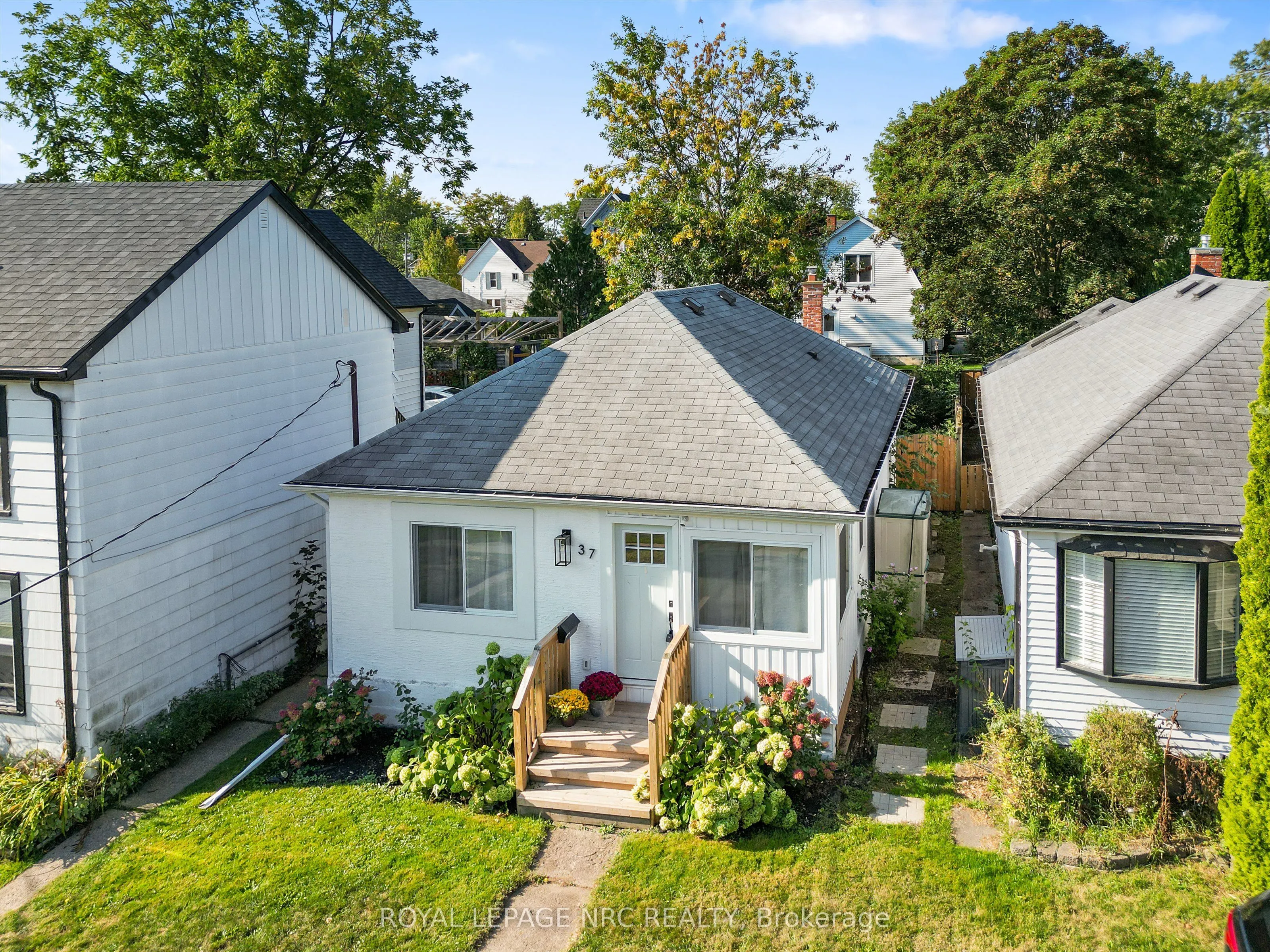37 Lock Street