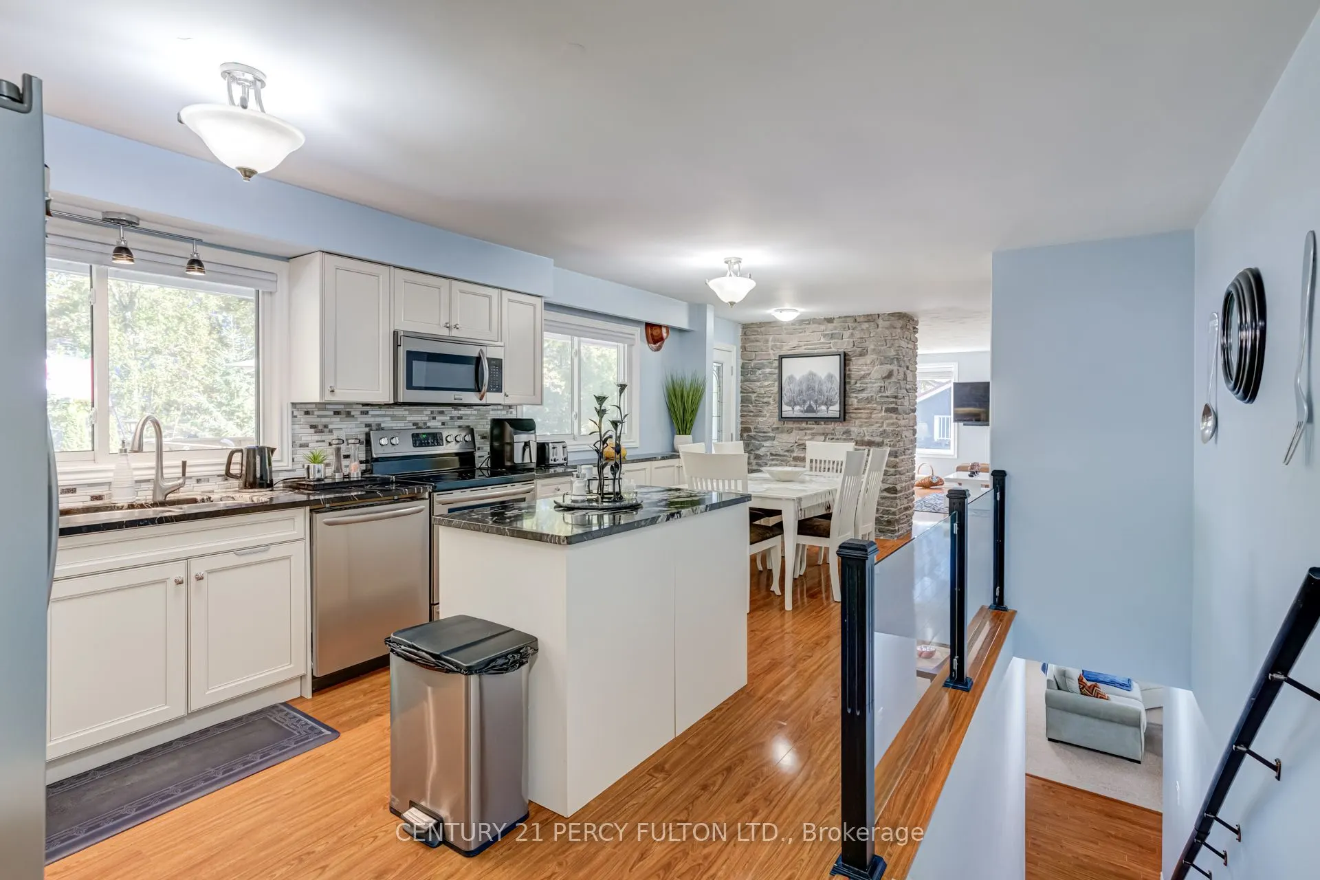 15166 Highway 118