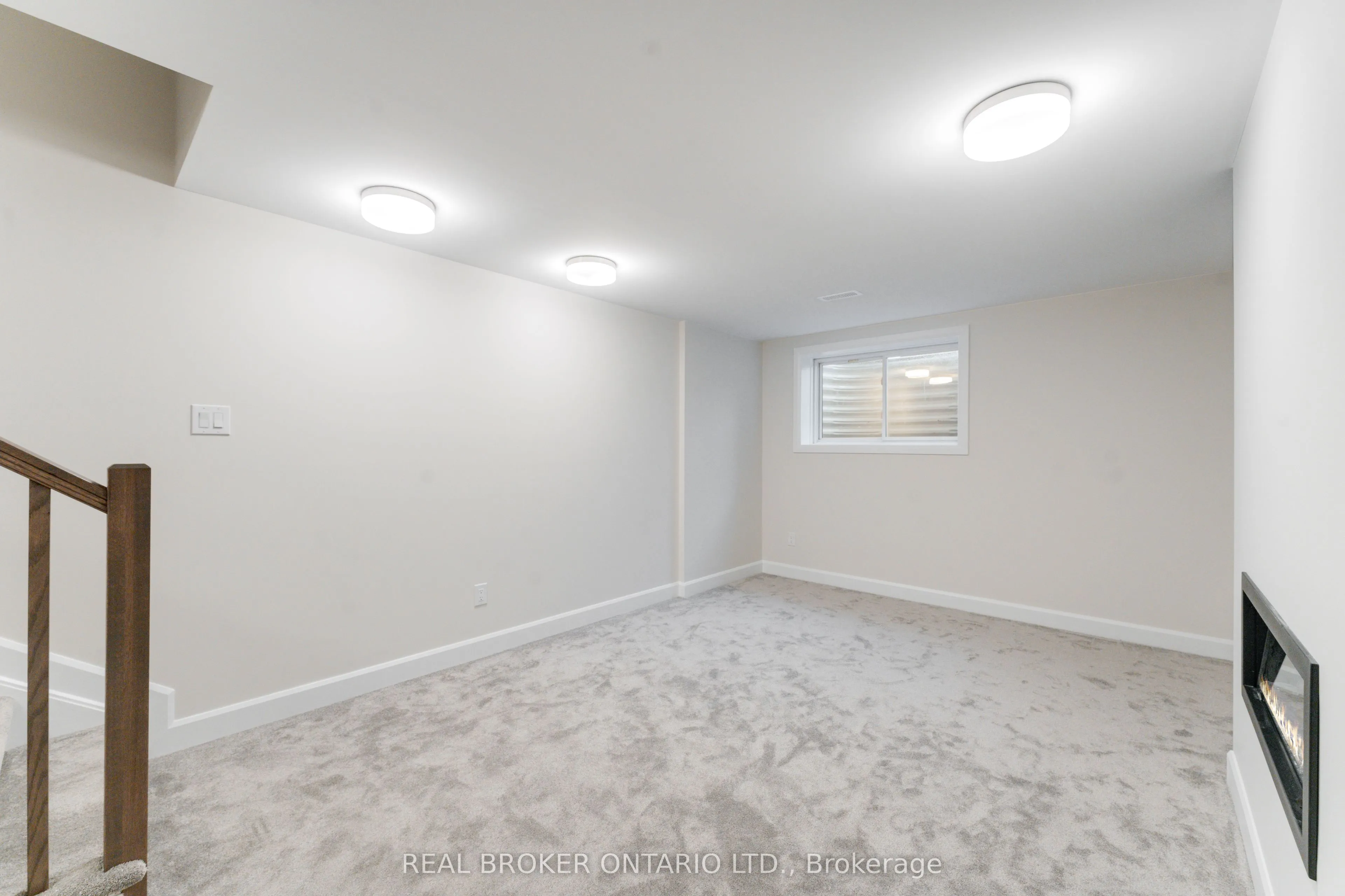 744 Maverick Crescent