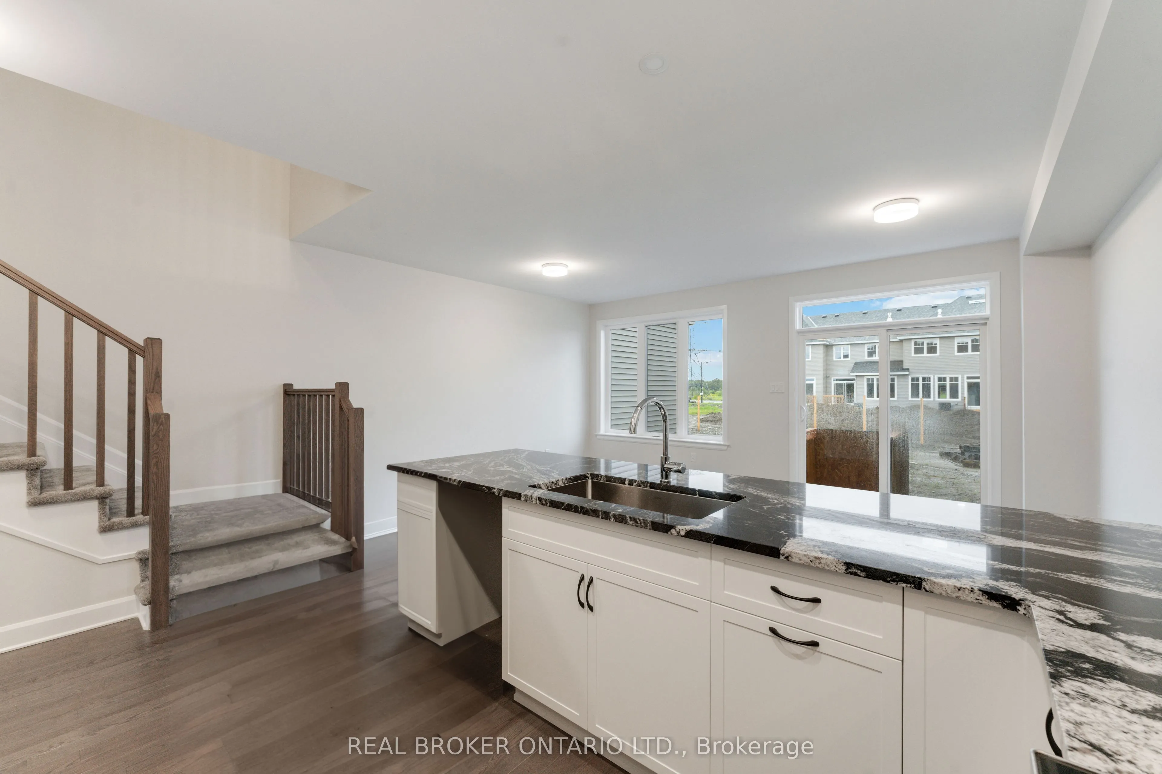 744 Maverick Crescent