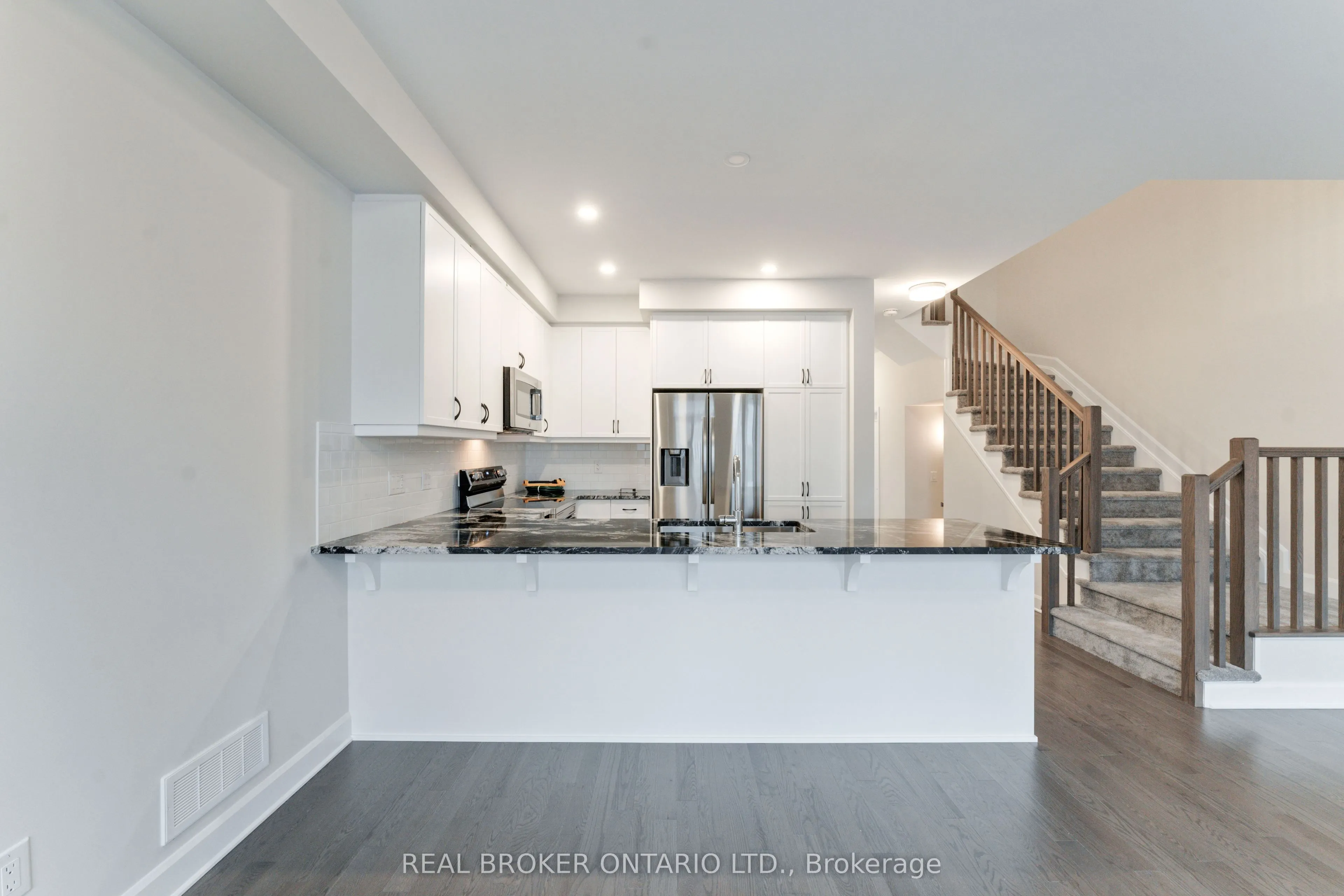 744 Maverick Crescent