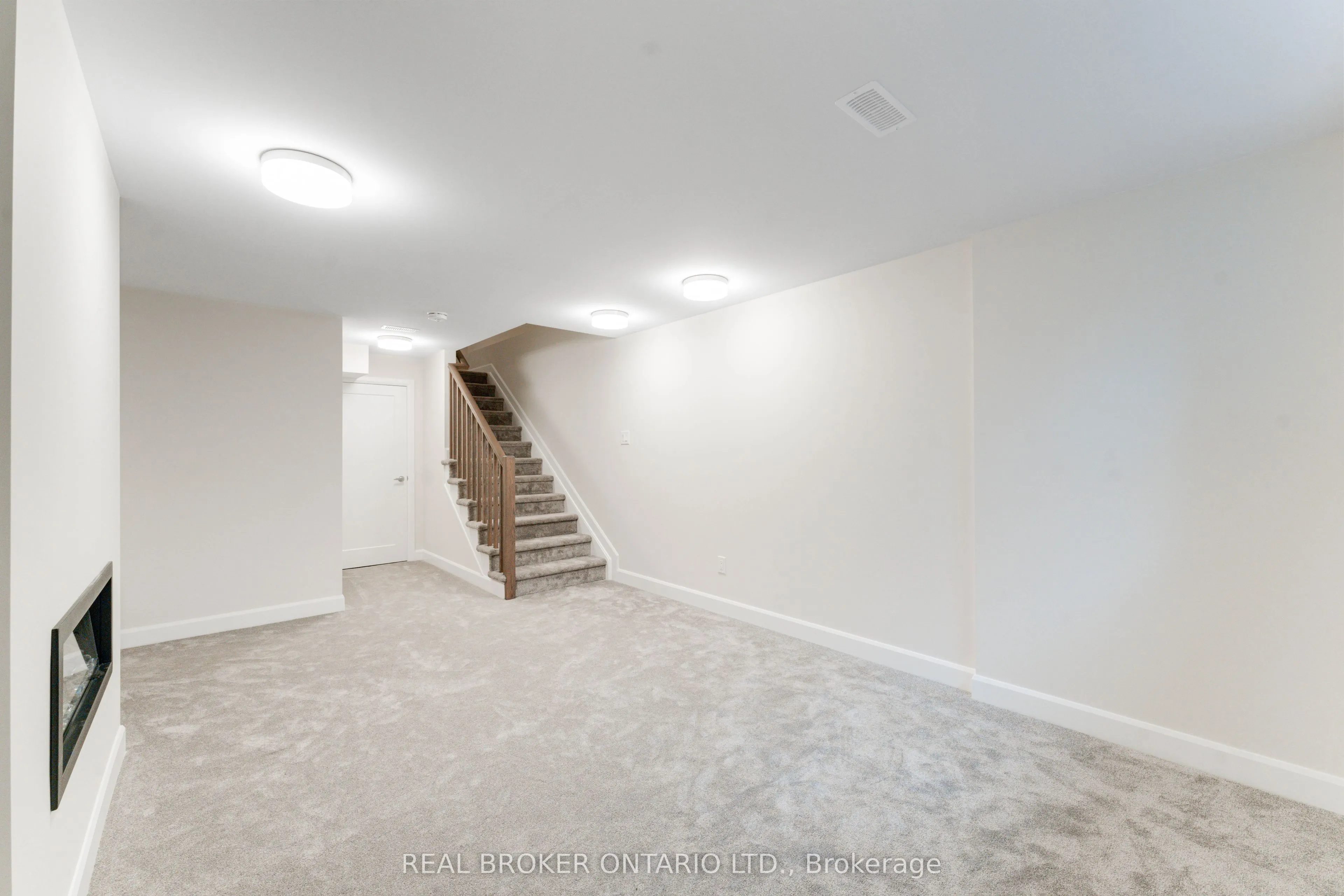 744 Maverick Crescent