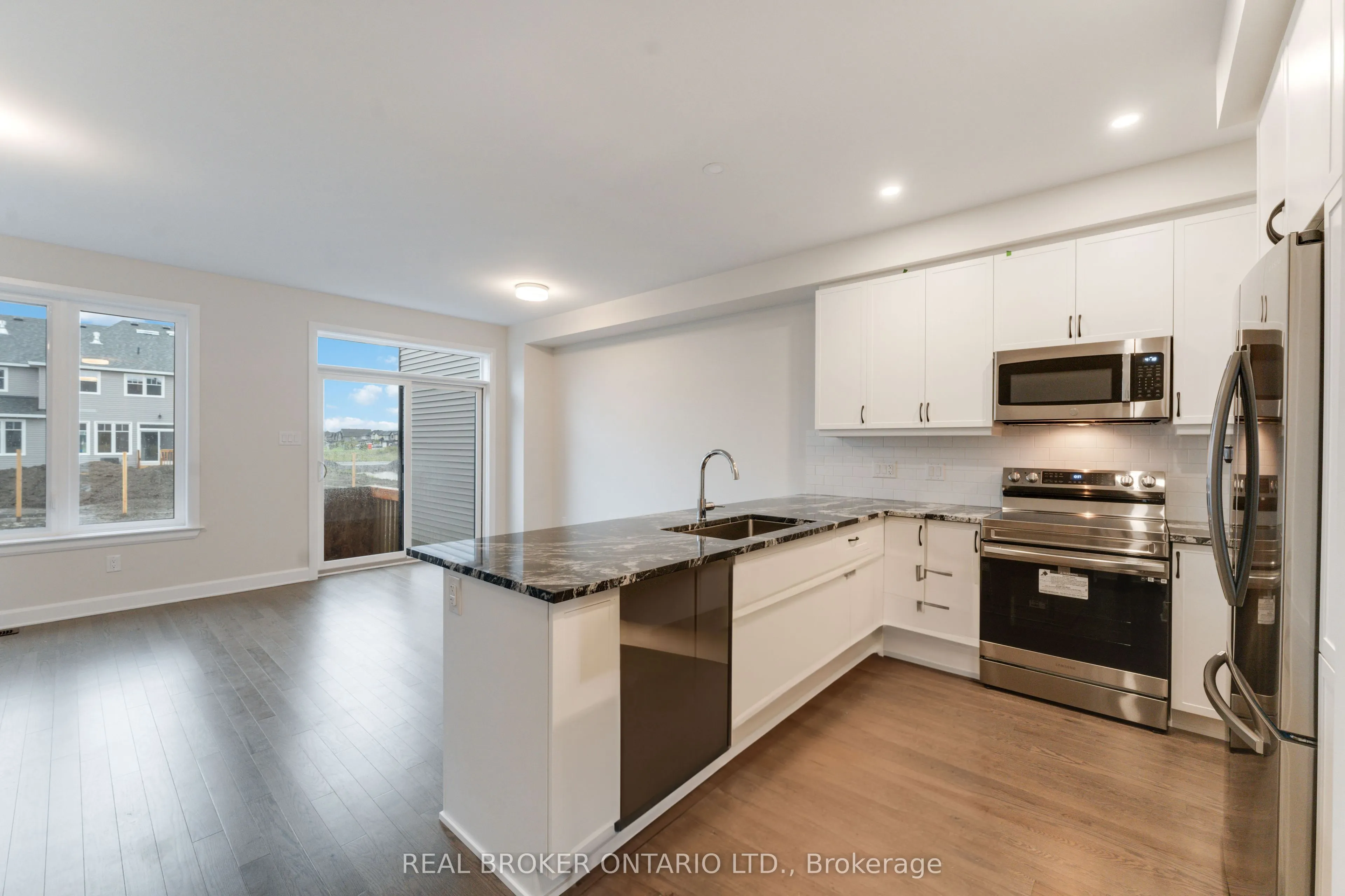 744 Maverick Crescent