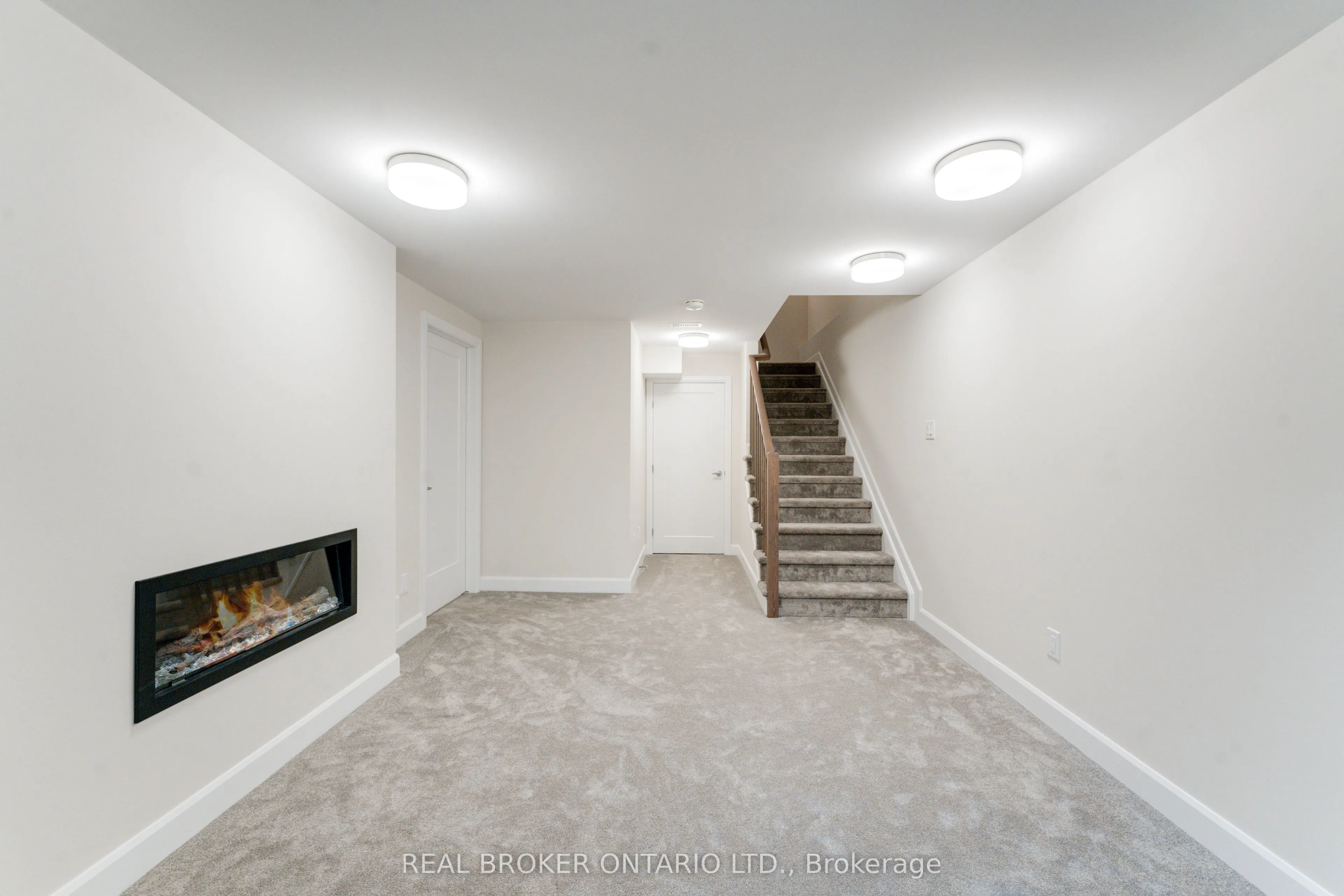 744 Maverick Crescent
