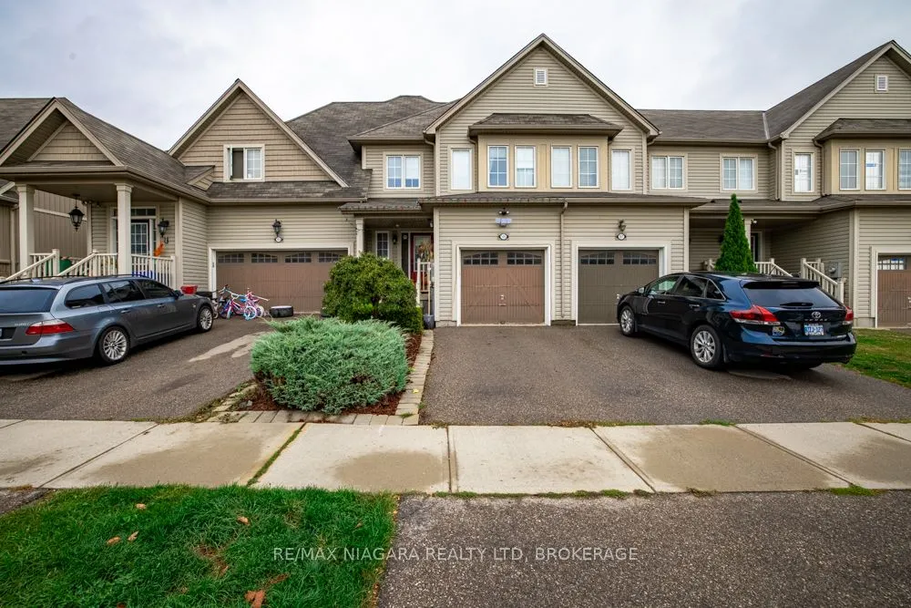 105 Bisset Avenue